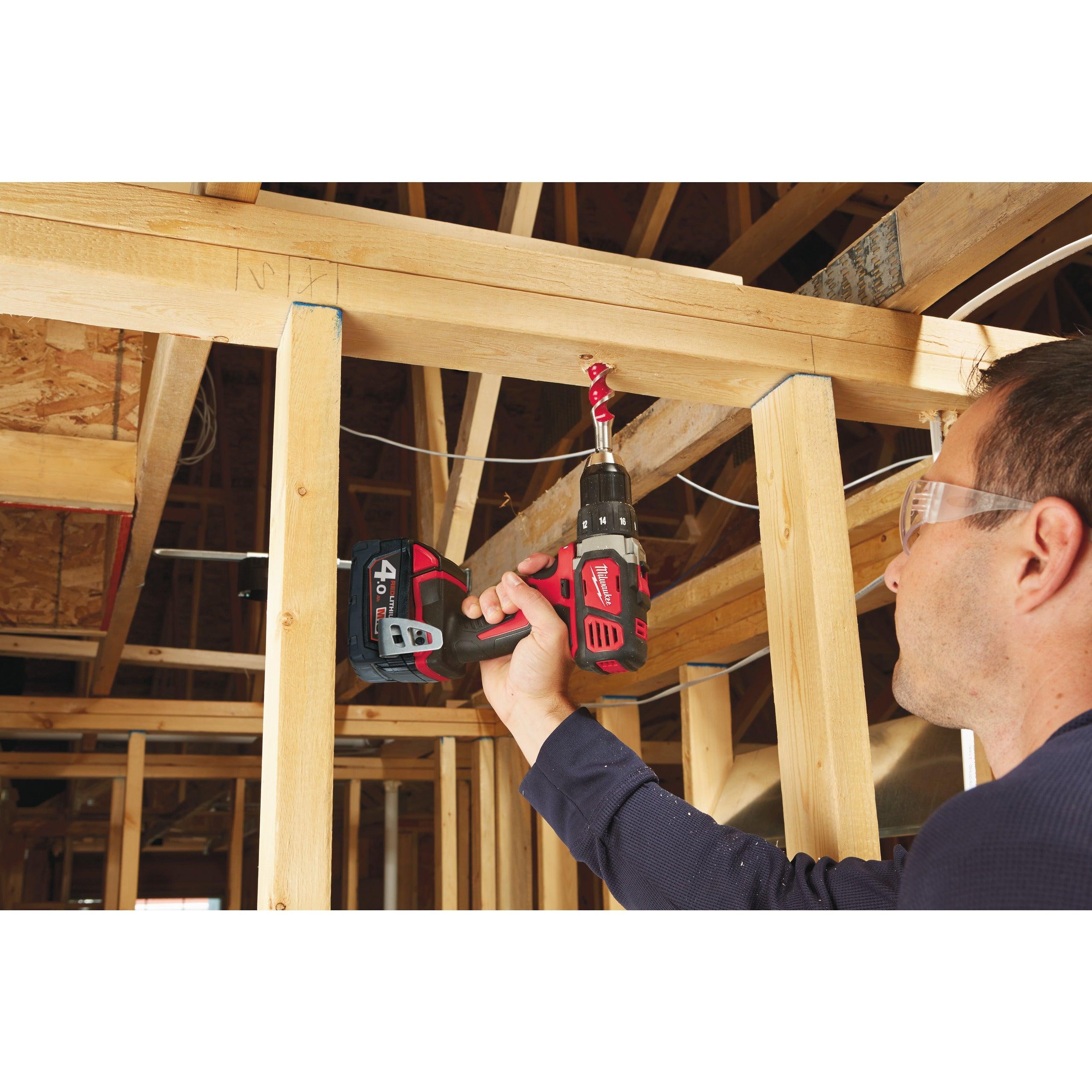 Mașină de găurit compactă M18™ Milwaukee M18BDD-402C, cod 4933443565, 2 x M18 B4 acumulator, M12-18 C încărcător, cutie plastic - BIG STORE (Dynamic Tools SRL)