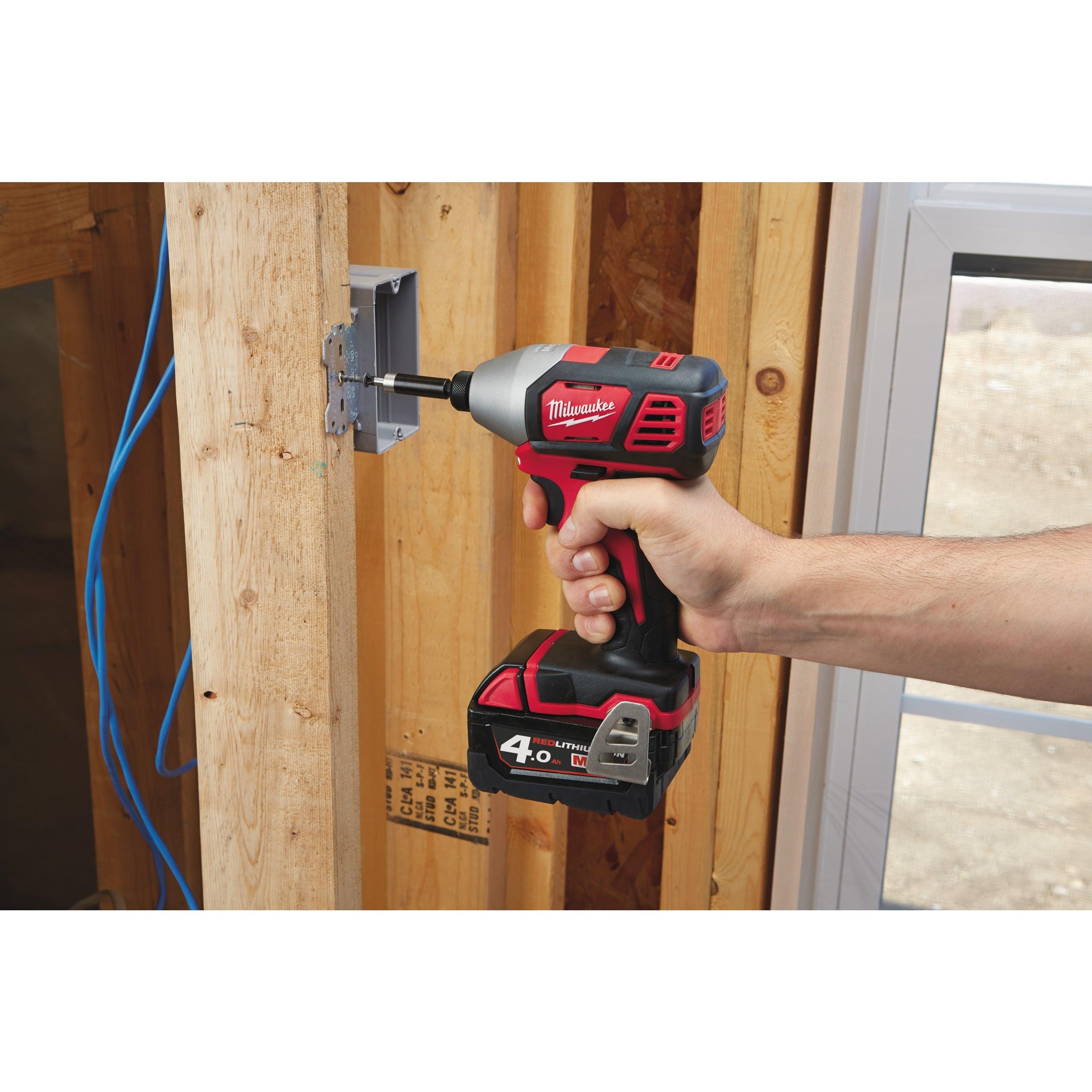 Mașină de înșurubat cu impact compactă 1/4″ Hex 180Nm 18V Milwaukee M18BID-0, M18™, cod 4933443570, fără acumulator, fără încărcător, fără cutie - BIG STORE (Dynamic Tools SRL)
