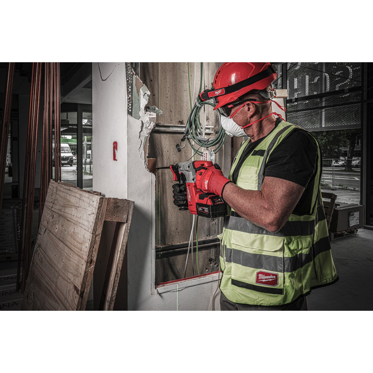 Ciocan rotopercutor SDS-Plus 26 mm fără perii cu 4 funcții M18™ Milwaukee M18BLH-502X, cod 4933478894, 2 x M18 B5 acumulator, M12-18 FC încărcător, cutie HD - BIG STORE (Dynamic Tools SRL)