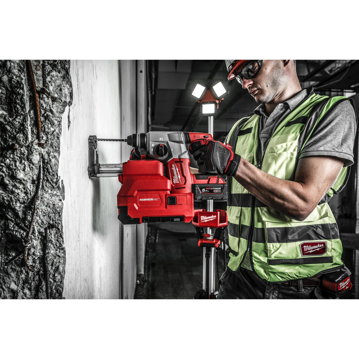 Ciocan rotopercutor SDS-Plus 26 mm fără perii cu 4 funcții M18™ Milwaukee M18BLH-502X, cod 4933478894, 2 x M18 B5 acumulator, M12-18 FC încărcător, cutie HD - BIG STORE (Dynamic Tools SRL)