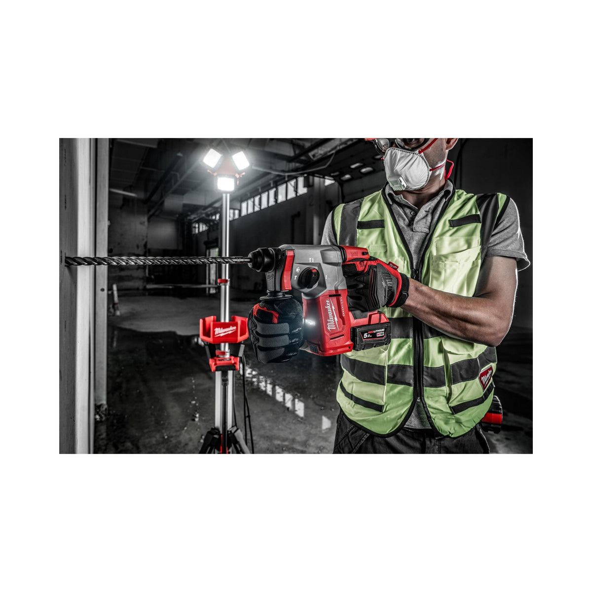 Ciocan rotopercutor SDS-Plus 26 mm fără perii cu 4 funcții M18™ Milwaukee M18BLH-502X, cod 4933478894, 2 x M18 B5 acumulator, M12-18 FC încărcător, cutie HD - BIG STORE (Dynamic Tools SRL)