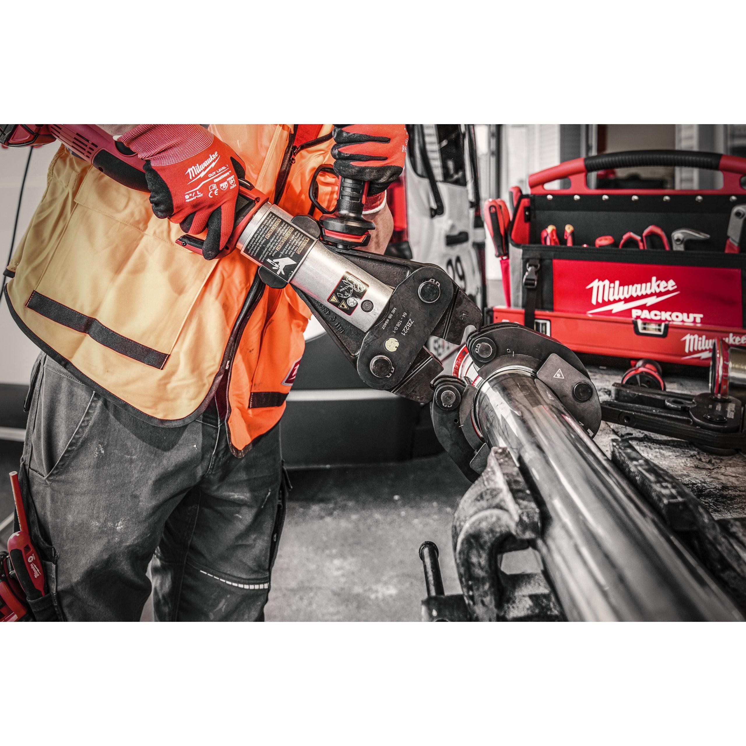 Presă XL M18™ FORCE LOGIC™ cu motor fără perii Milwaukee M18BLHPTXL-502P, cod 4933479441, 2 x M18 B5 acumulator, M12-18 C încărcător, PACKOUT™ box - BIG STORE (Dynamic Tools SRL)