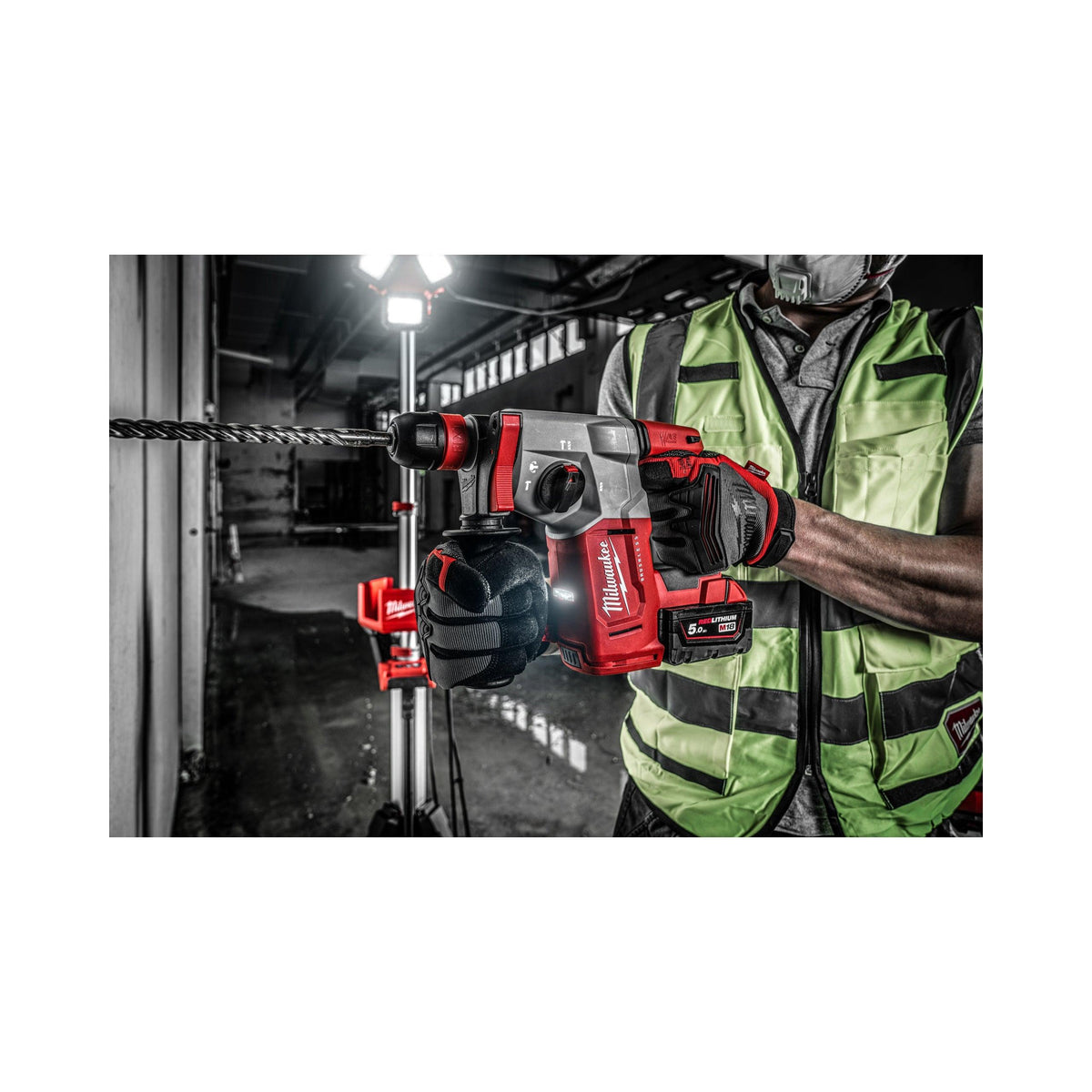 Ciocan rotopercutor SDS-Plus 26 mm fără perii cu 4 funcții și mandrină FIXTEC™ M18™ Milwaukee M18BLHX-502X, cod 4933478892, 2 x M18 B5 acumulator, M12-18 FC încărcător, cutie HD - BIG STORE (Dynamic Tools SRL)