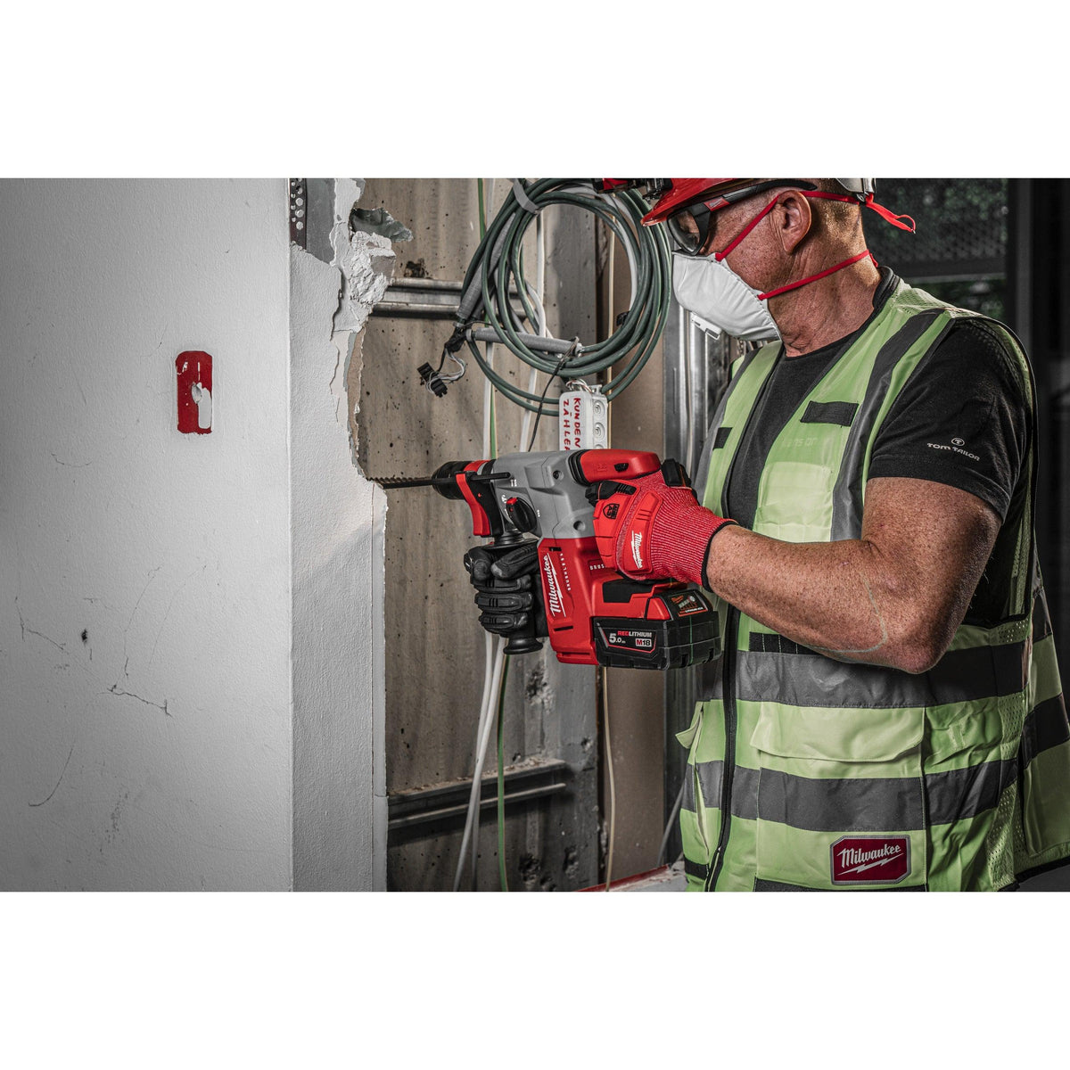 Ciocan rotopercutor SDS-Plus 26 mm fără perii cu 4 funcții și mandrină FIXTEC™ M18™ Milwaukee M18BLHX-502X, cod 4933478892, 2 x M18 B5 acumulator, M12-18 FC încărcător, cutie HD - BIG STORE (Dynamic Tools SRL)