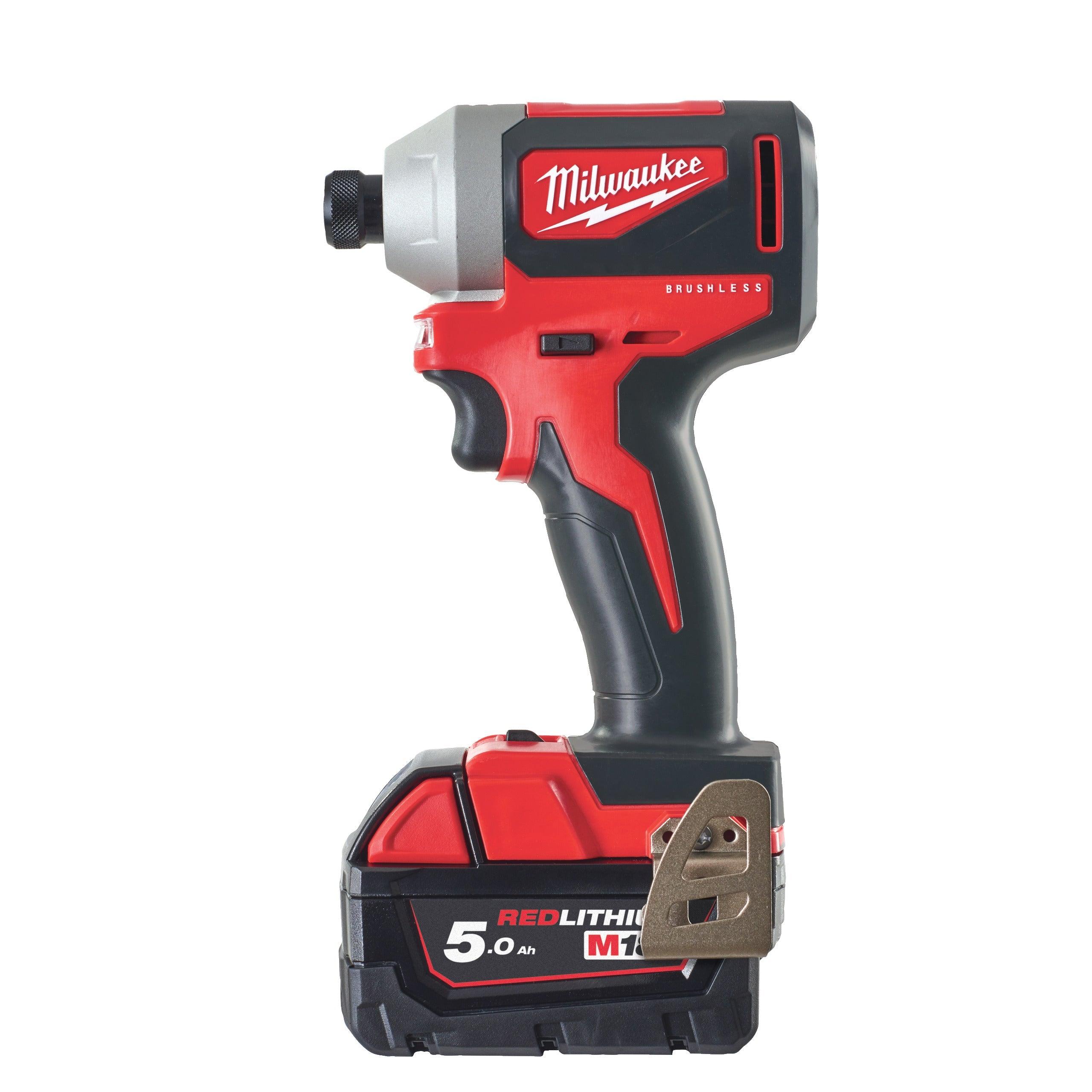 Mașină de înșurubat cu impact Milwaukee 1/4″ Hex 180Nm 18V M18BLID2-502X, motor fără perii M18™, cod 4933464520, 2 x M18 B5 acumulator, M12-18 FC încărcător, cutie HD - BIG STORE (Dynamic Tools SRL)