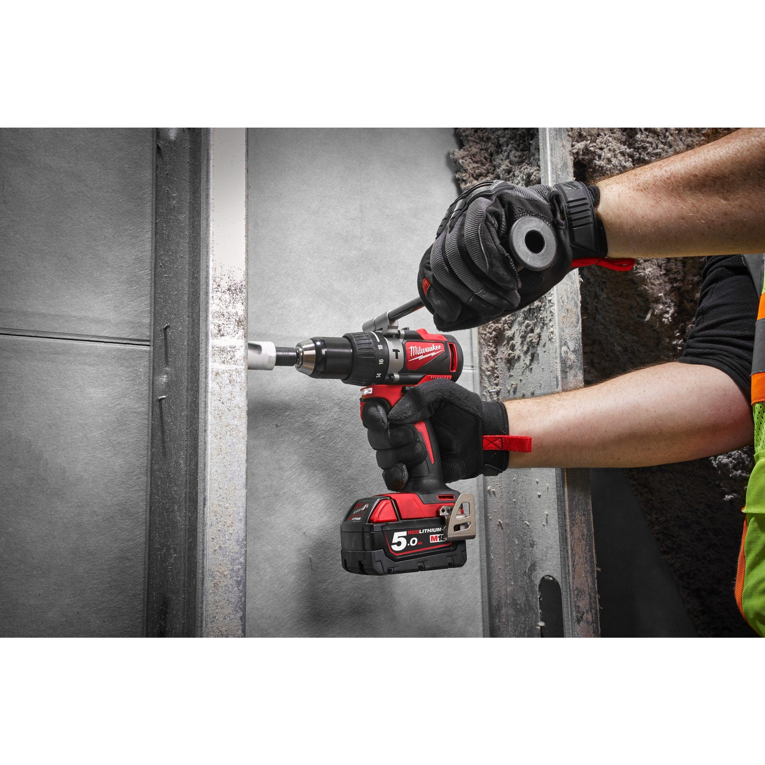 Mașină de găurit cu percuție, cu motor fără perii M18™ Milwaukee M18BLPD2-502X, cod 4933464517, 2 x M18 B5 acumulator, M12-18 FC încărcător, cutie HD - BIG STORE (Dynamic Tools SRL)