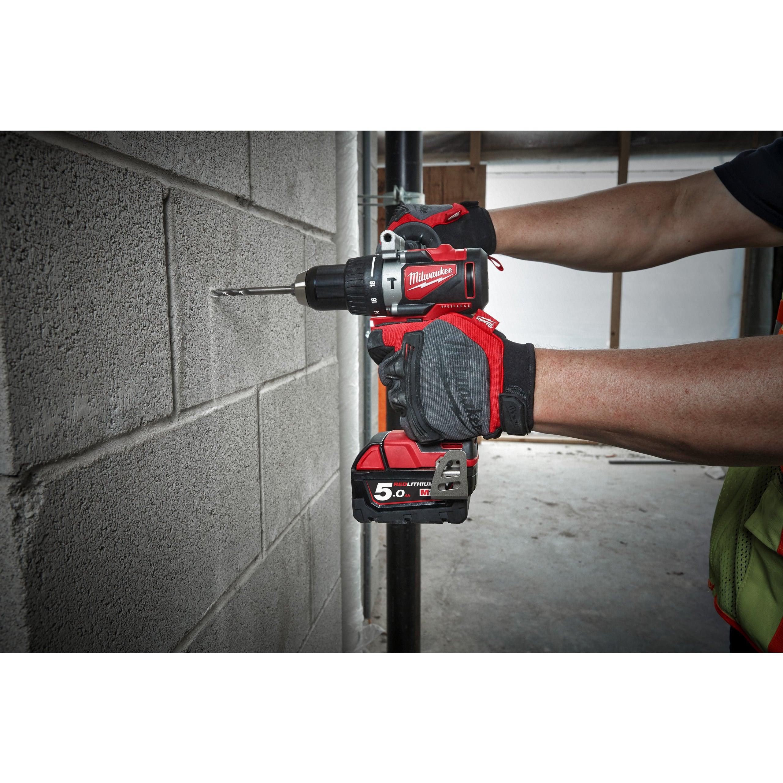 Mașină de găurit cu percuție, cu motor fără perii M18™ Milwaukee M18BLPD2-502X, cod 4933464517, 2 x M18 B5 acumulator, M12-18 FC încărcător, cutie HD - BIG STORE (Dynamic Tools SRL)