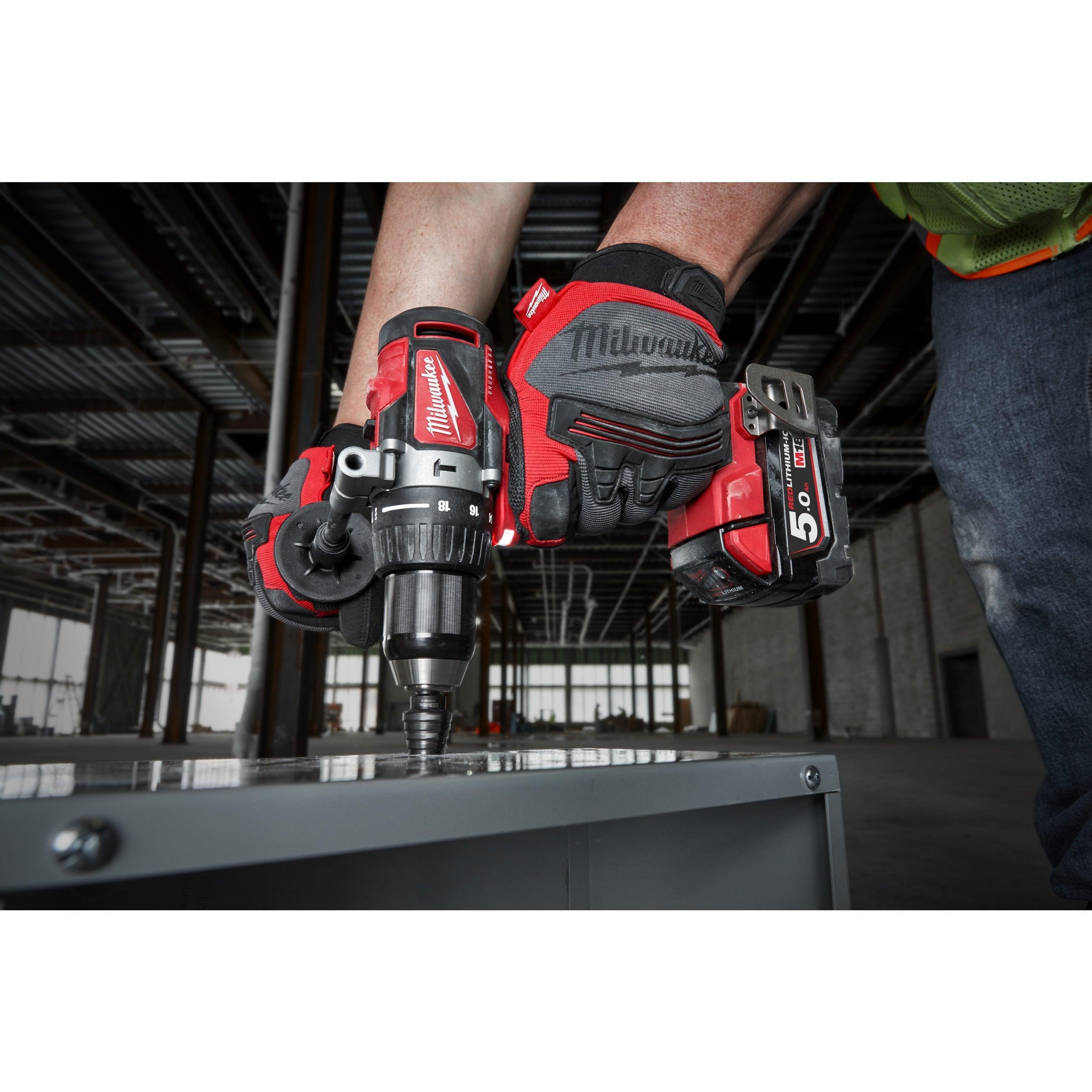 Mașină de găurit cu percuție, cu motor fără perii M18™ Milwaukee M18BLPD2-502X, cod 4933464517, 2 x M18 B5 acumulator, M12-18 FC încărcător, cutie HD - BIG STORE (Dynamic Tools SRL)