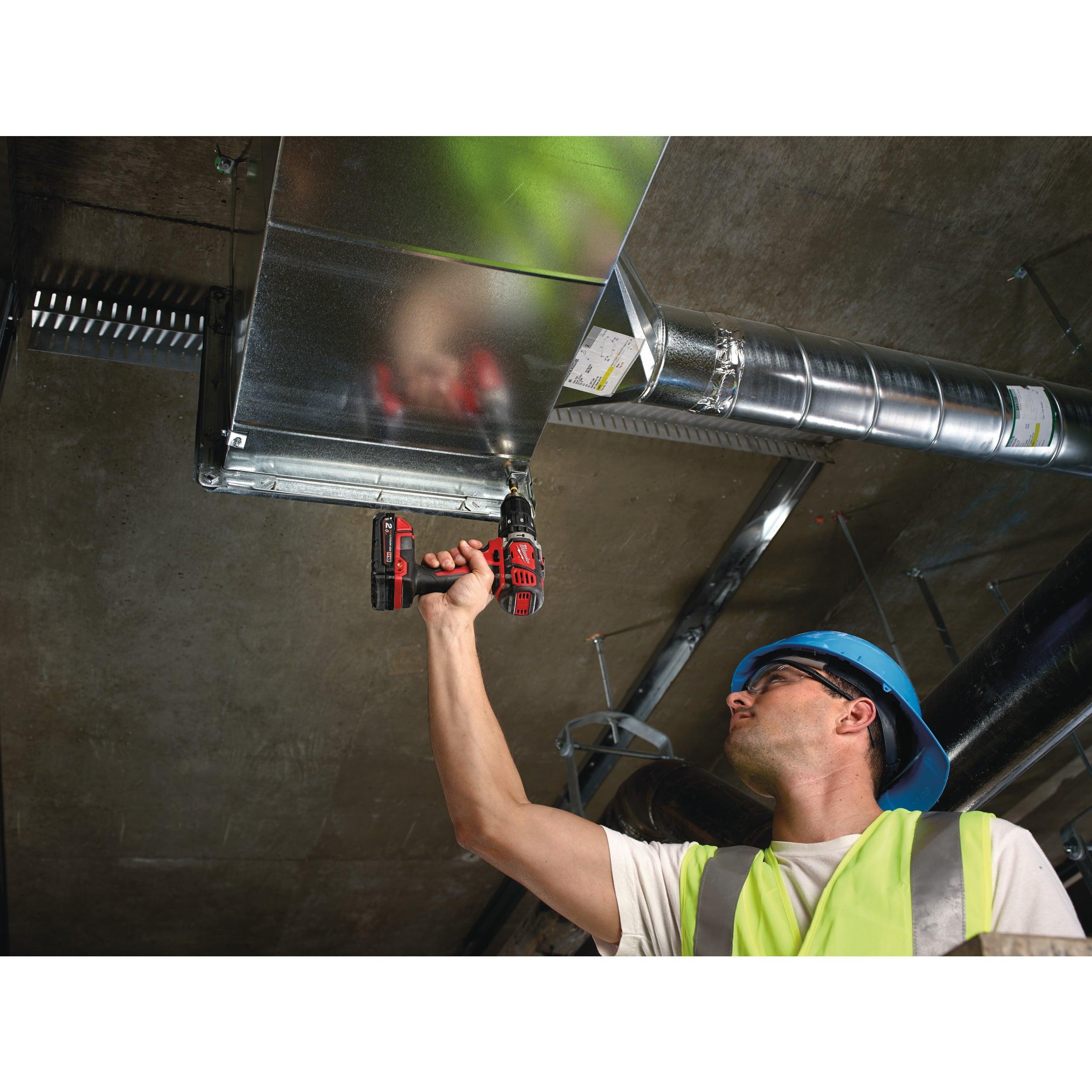 Mașină de găurit cu percuție compactă M18™ Milwaukee M18BPD-202C, cod 4933443515, 2 x M18 B2 acumulator, M12-18 C încărcător, cutie plastic - BIG STORE (Dynamic Tools SRL)