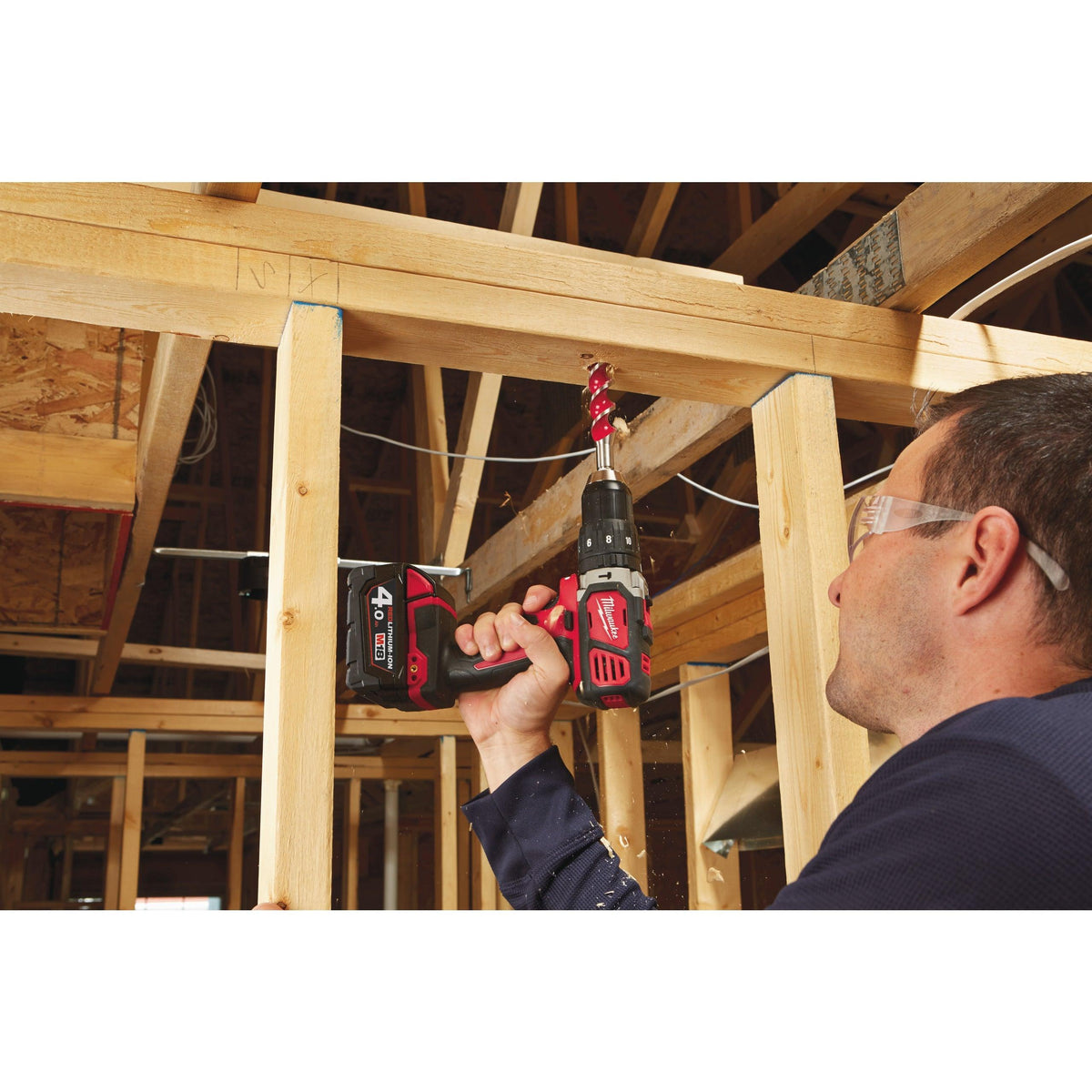 Mașină de găurit cu percuție compactă M18™ Milwaukee M18BPD-402C, cod 4933443520, 2 x M18 B4 acumulator, M12-18 C încărcător, cutie plastic - BIG STORE (Dynamic Tools SRL)