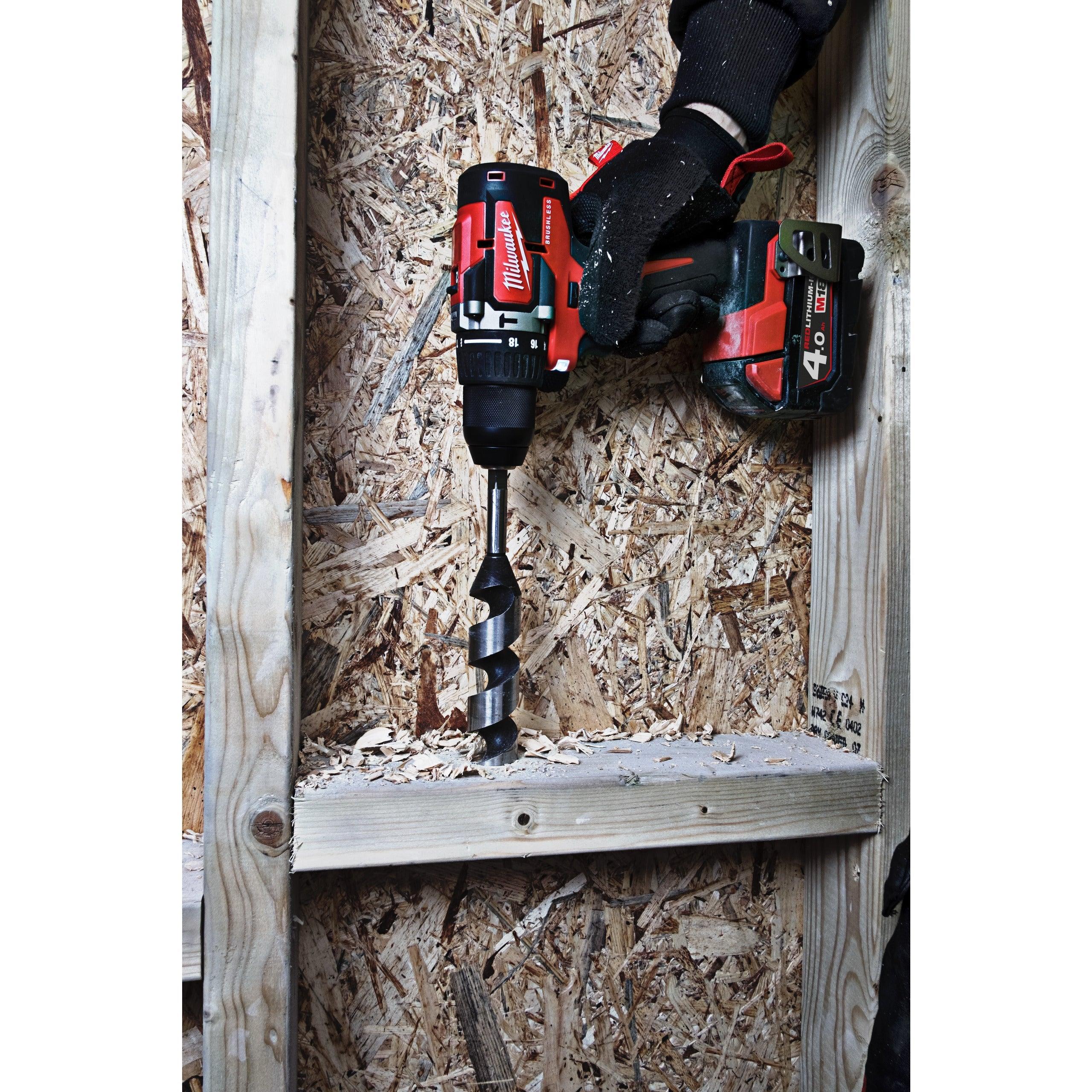 Mașină de găurit cu percuție, compactă cu motor fără perii M18™ Milwaukee M18 CBLPD-402C, cod 4933464537, 2 x M18 B4 acumulator, M12-18 C încărcător, cutie plastic - BIG STORE (Dynamic Tools SRL)