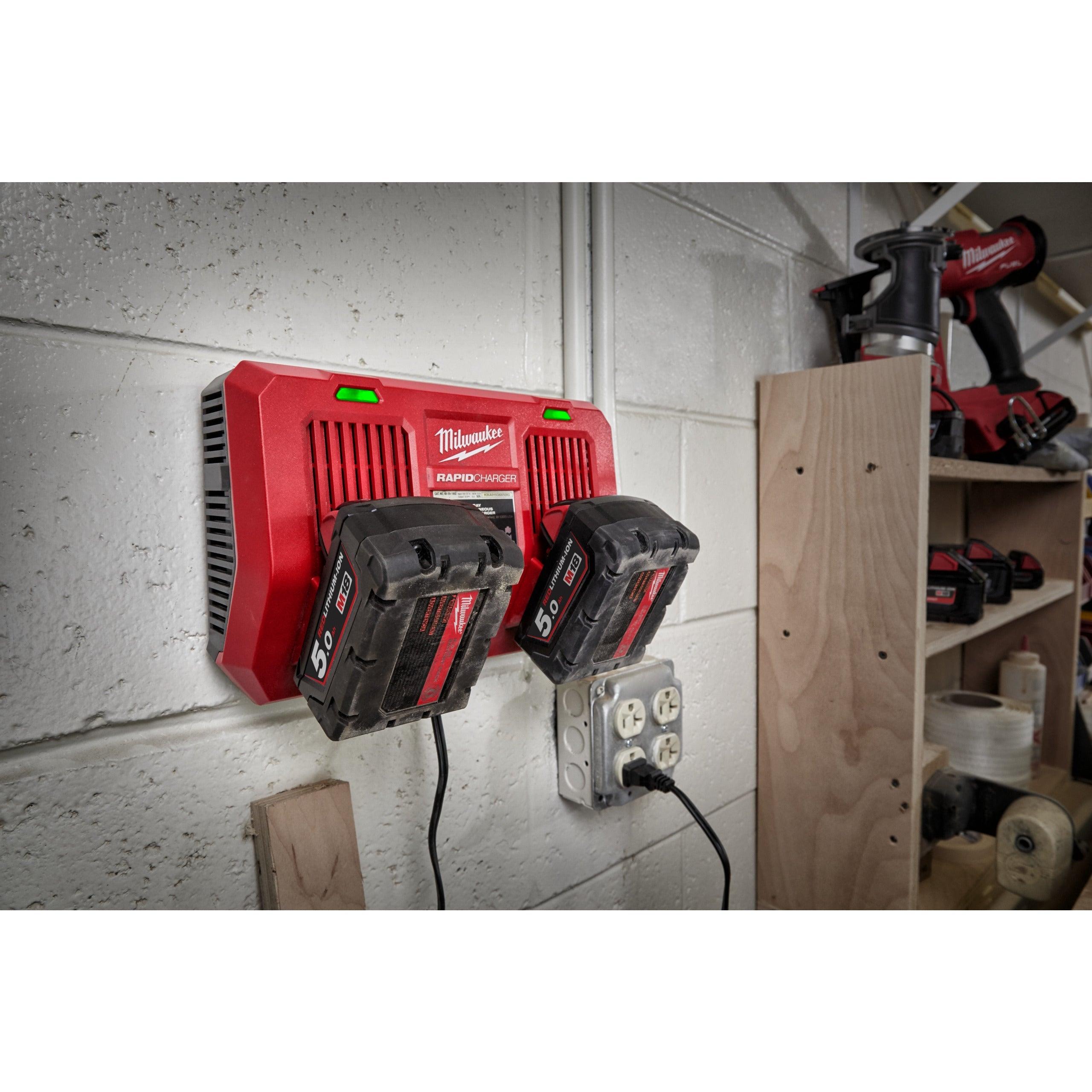 Încărcător dublu M18™ Milwaukee M18DFC, cod 4932472073 - BIG STORE (Dynamic Tools SRL)