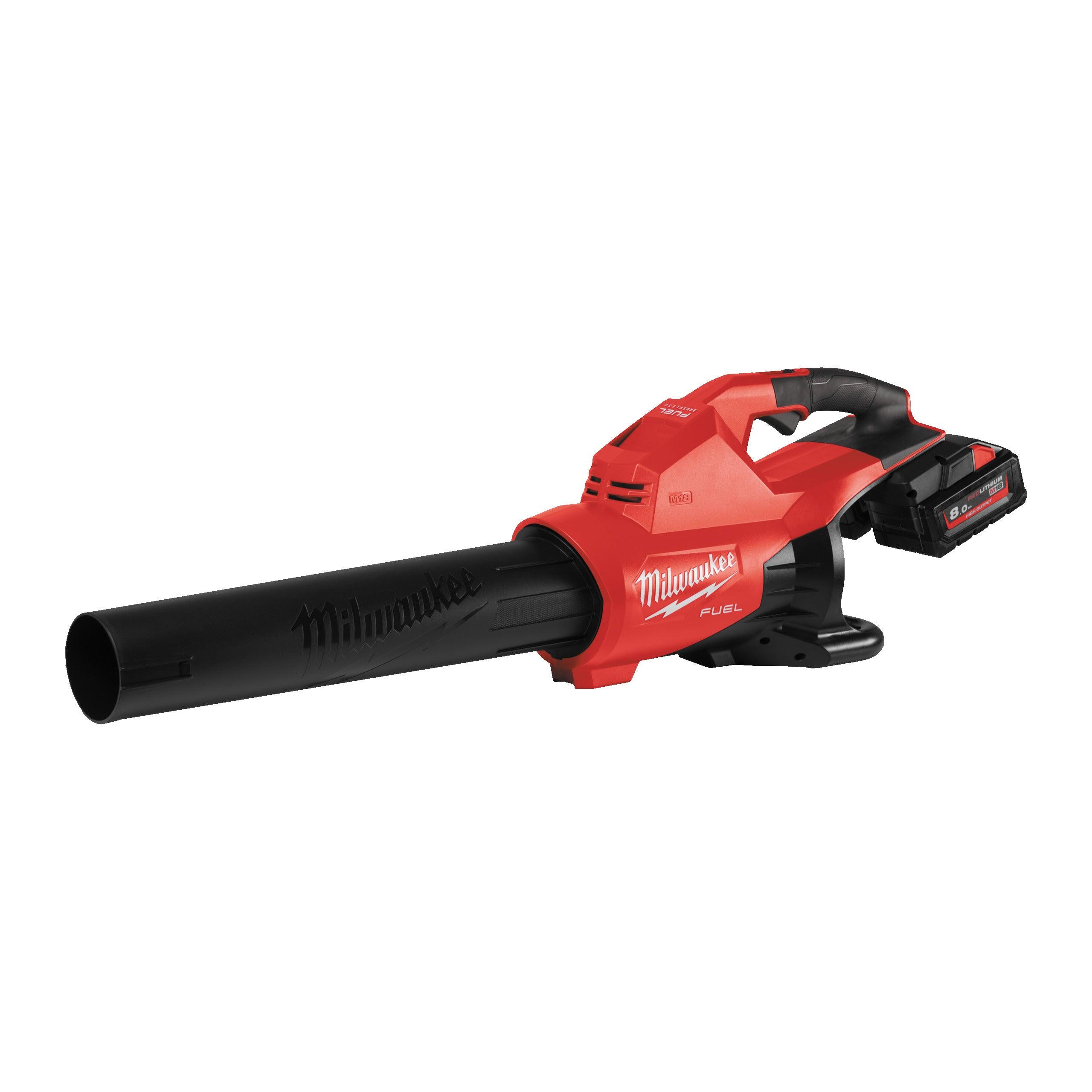Suflantă Milwaukee M18F2BL-802 FUEL™ cu 2 acumulatori 18V (incluși în pachet), duză conică, duză plată, 2 x acumulatori M18 HB8, 1 x încărcător M18 DFC, cod 4933479988 + CADOU: 1 x ochelari 4932478764 + 1 x mască NGFM-G 4933478766 - BIG STORE (Dynamic Tools SRL)