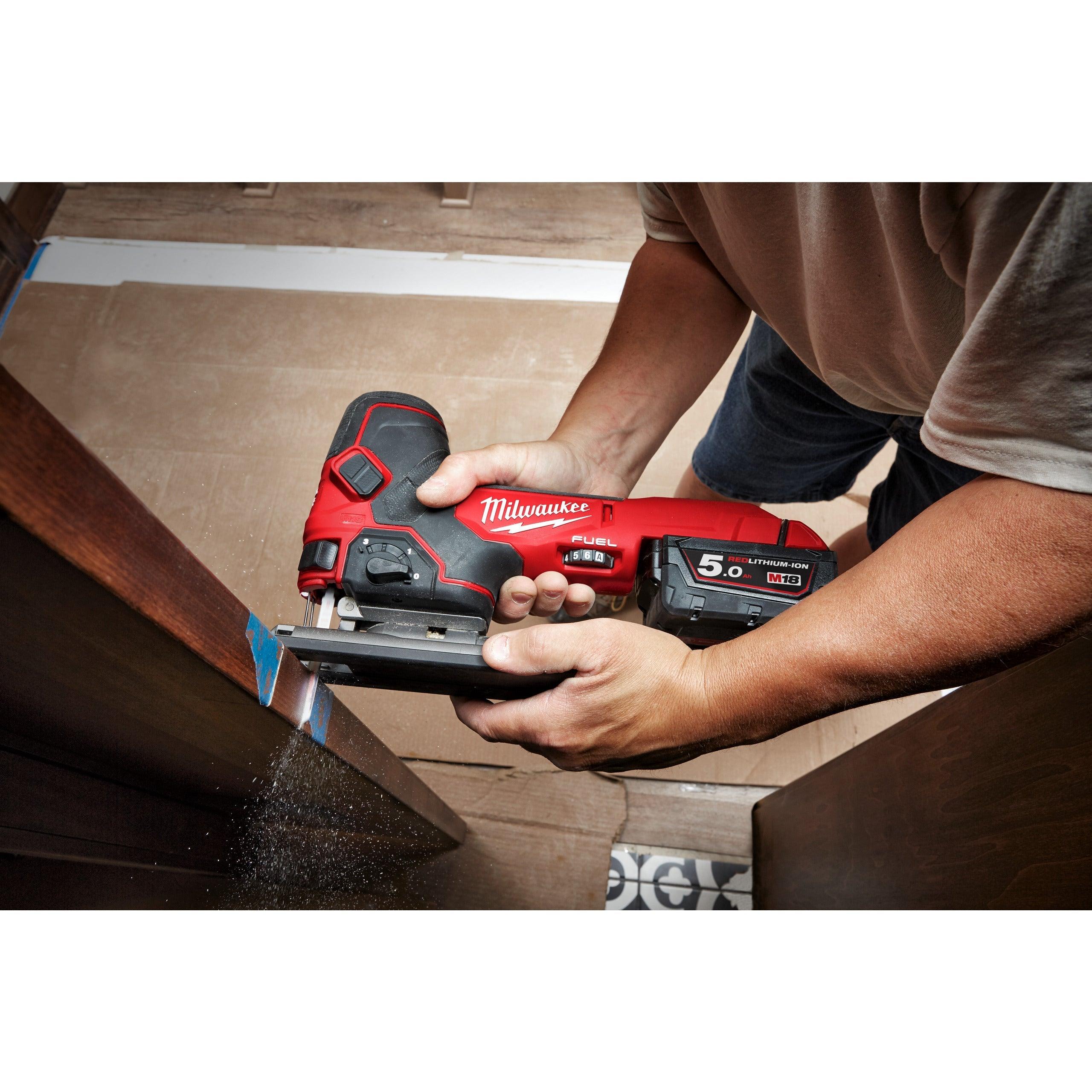 Fierăstrău pendular M18 FUEL™ Milwaukee M18FBJS-502X, 2 x M18 B5 acumulator, M12-18 FC încărcător, cutie HD, cod 4933464800 - BIG STORE (Dynamic Tools SRL)