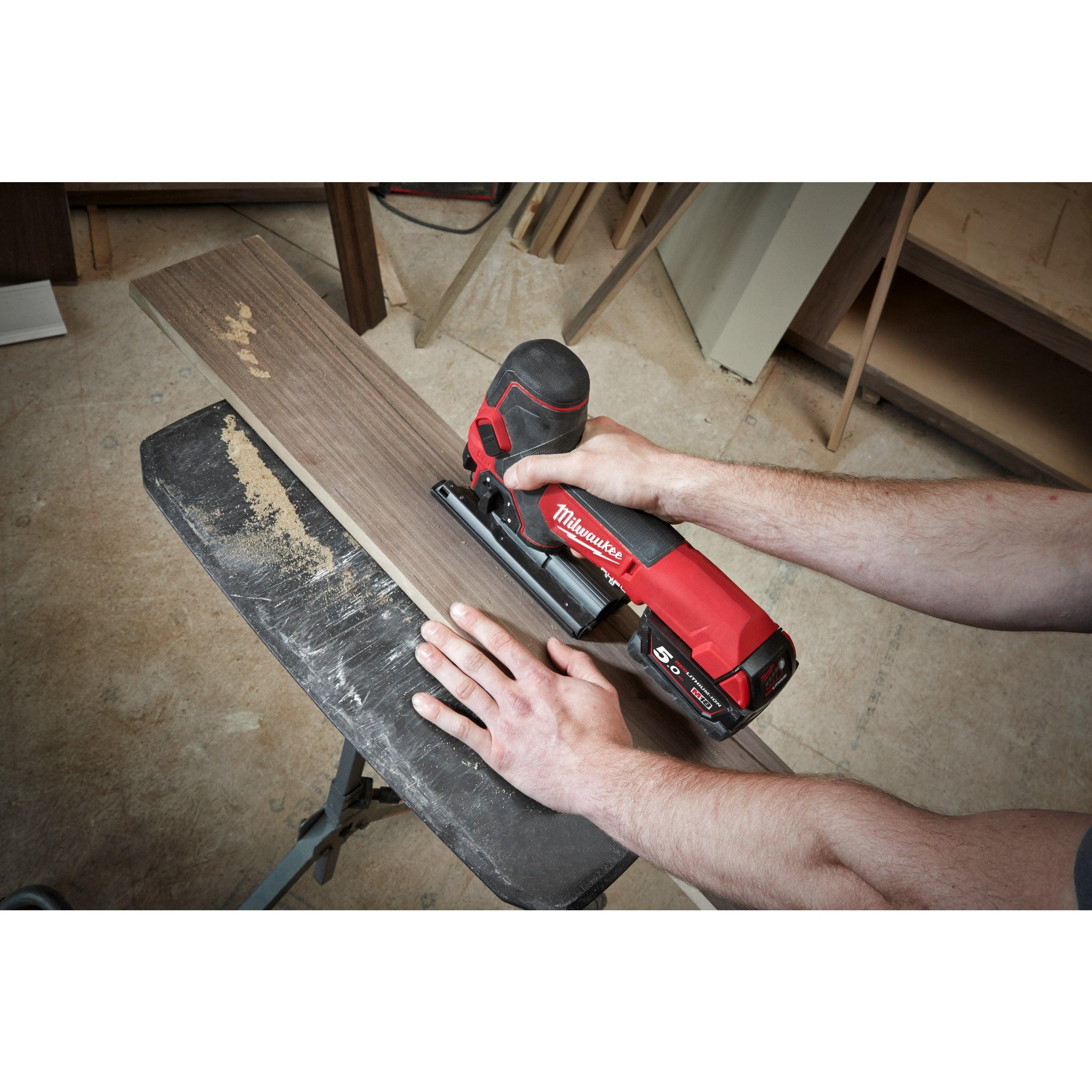 Fierăstrău pendular M18 FUEL™ Milwaukee M18FBJS-502X, 2 x M18 B5 acumulator, M12-18 FC încărcător, cutie HD, cod 4933464800 - BIG STORE (Dynamic Tools SRL)