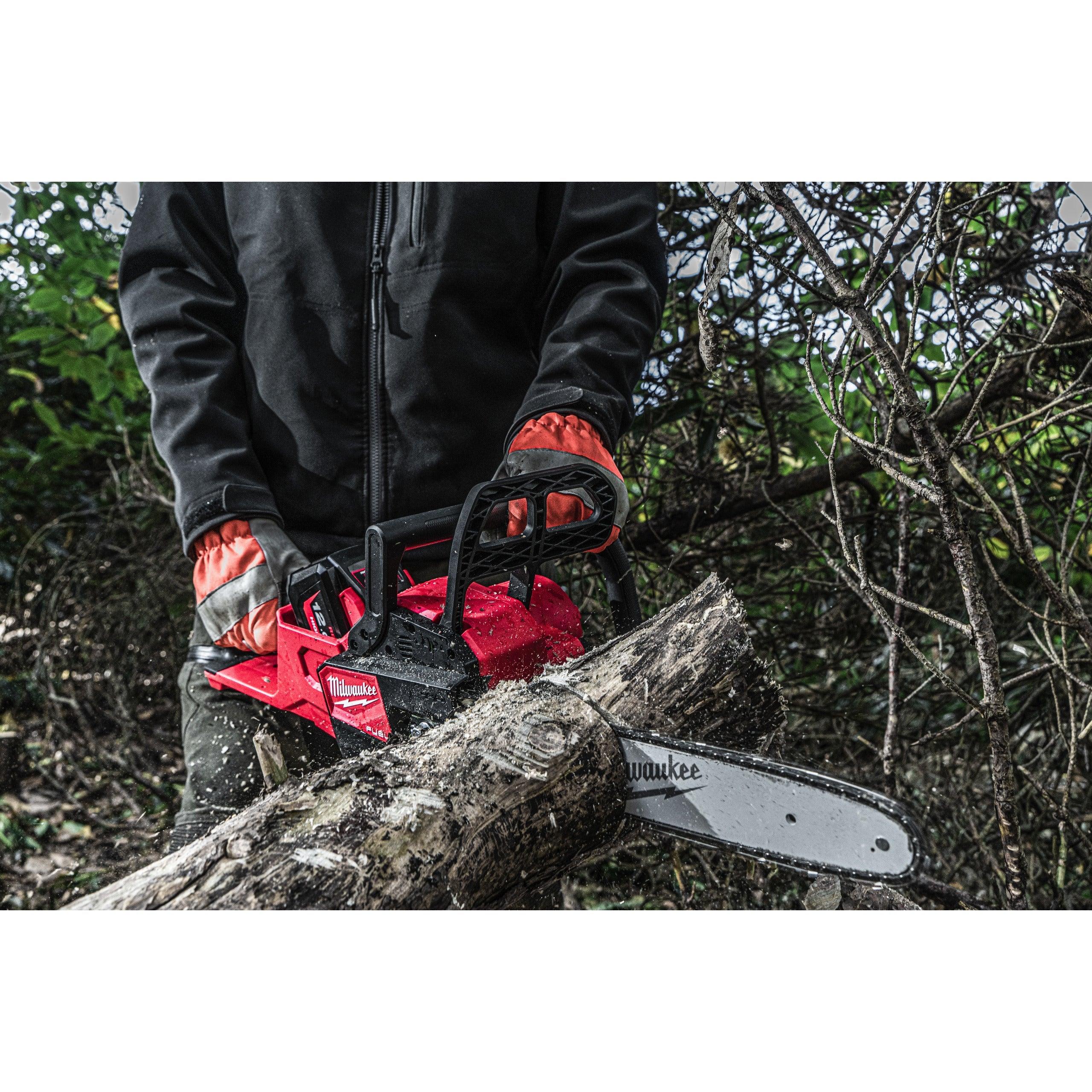 Fierăstrău cu lanț 35 cm M18 FUEL™ Milwaukee M18FCHS35-121UK, cod 4933479899, 1 x M18 HB12 acumulator, M12-18 FC încărcător, fără cutie - BIG STORE (Dynamic Tools SRL)