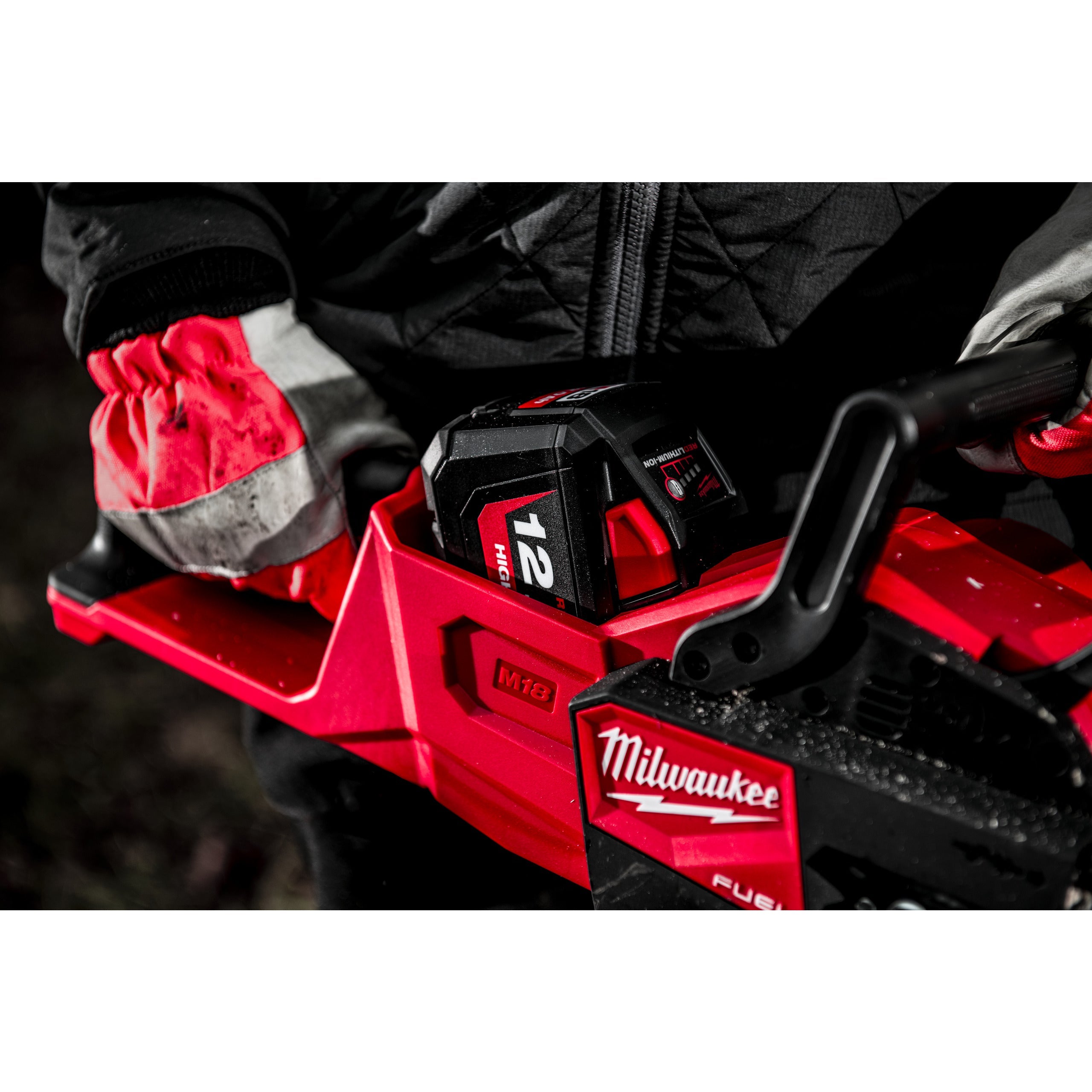 Fierăstrău cu lanț 30 cm M18 FUEL™ Milwaukee M18FCHSC-121, cod 4933471442, 1 x M18 HB12 acumulator, M12-18 FC încărcător, fără cutie - BIG STORE (Dynamic Tools SRL)