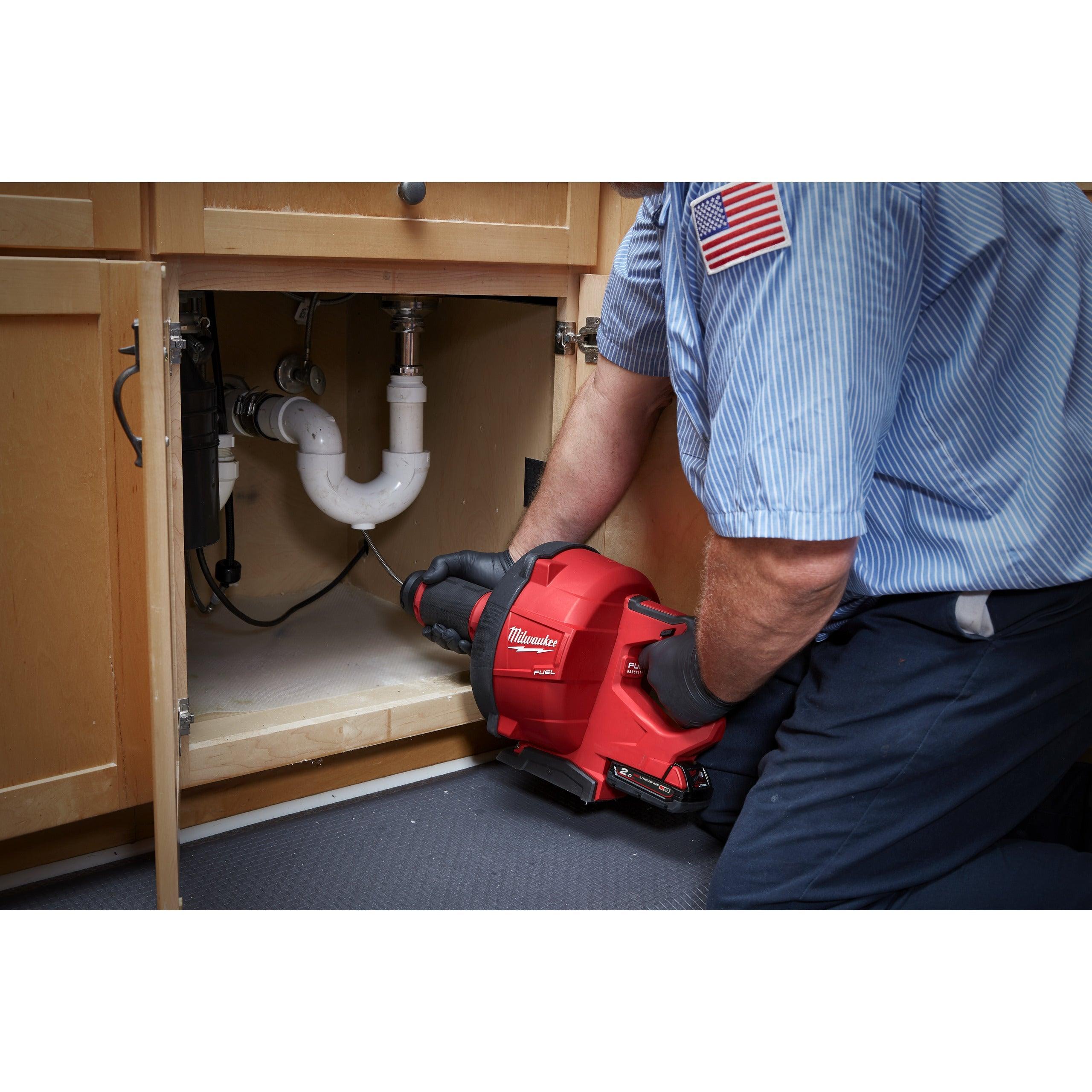 Mașină desfundat țevi M18 FUEL™ - alimentare 10 mm Milwaukee M18FDCPF10-201C, 1 x M18 B2 acumulator, M12-18 FC încărcător, găleată, cod 4933459685 - BIG STORE (Dynamic Tools SRL)