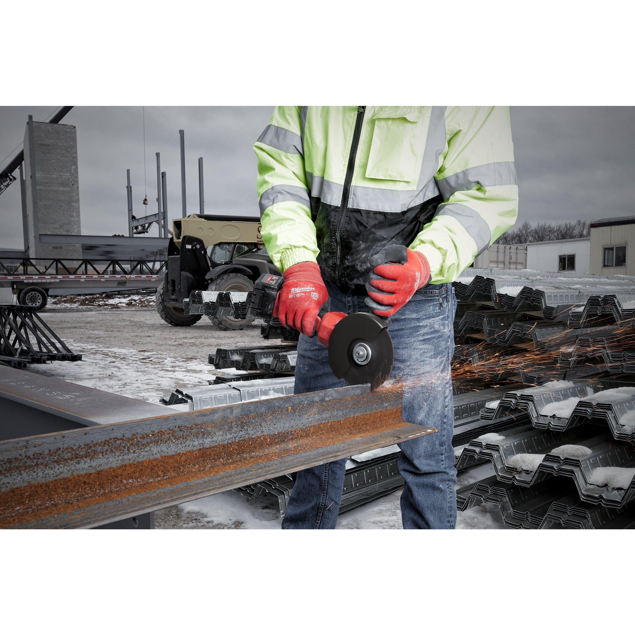 Polizor unghiular de înaltă performanță, de 125 mm, cu frânare, cu comutator tip clapetă, M18 FUEL™ Milwaukee M18FHSAG125XPDB-552X, cod 4933471080, 2 x M18 HB5,5 acumulator, M12-18 FC încărcător, cutie HD - BIG STORE (Dynamic Tools SRL)