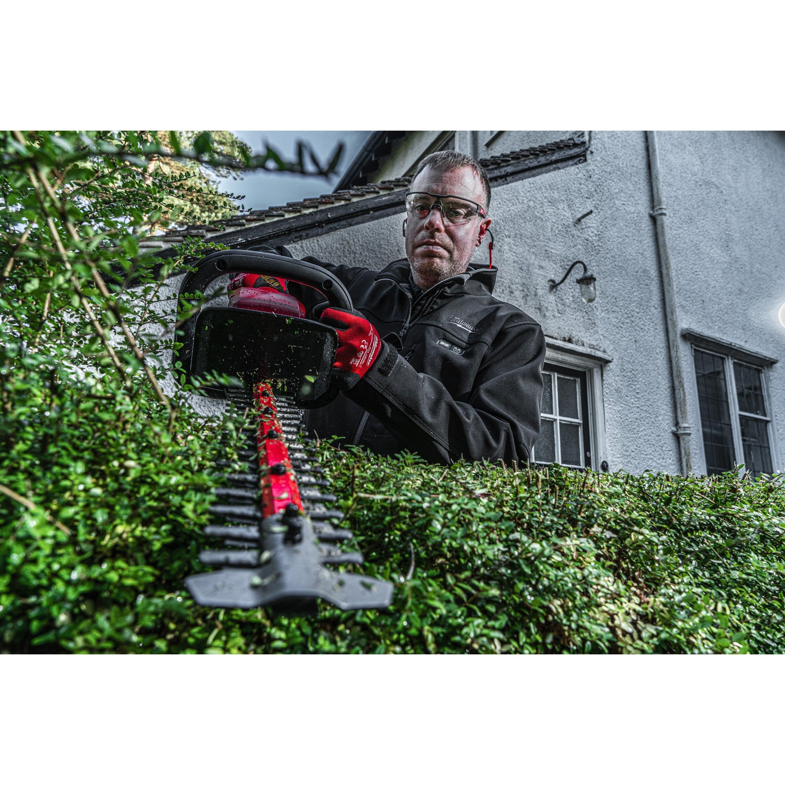 Motofoarfecă pentru gard viu, 45 cm, M18 FUEL™ Milwaukee M18FHT45-802, 2 x M18 HB8 acumulator, M12-18 FC încărcător, fără cutie, cod 4933480113 - BIG STORE (Dynamic Tools SRL)