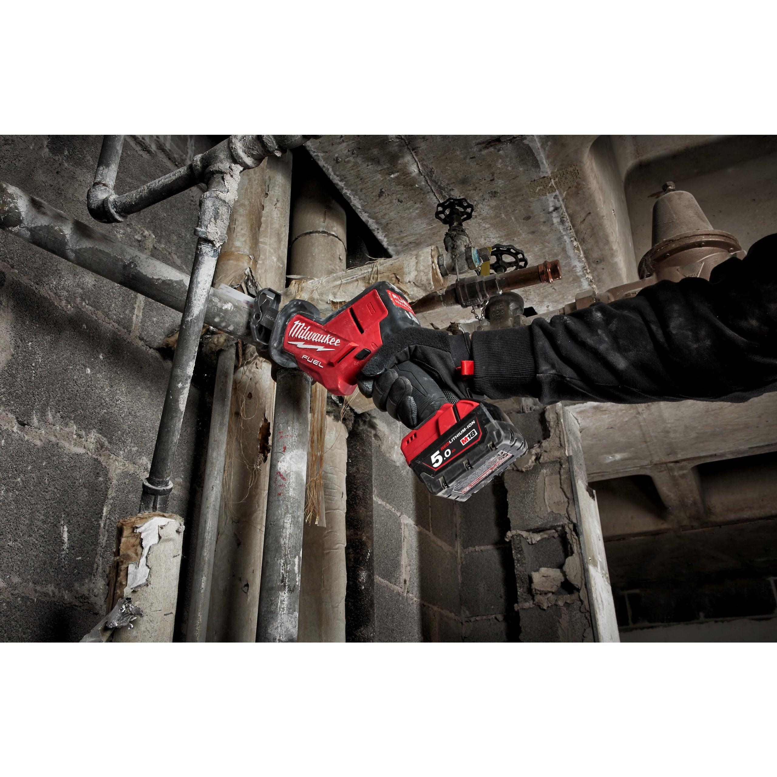 Fierăstrău sabie HACKZALL™ M18 FUEL™ Milwaukee M18FHZ-502X, cod 4933459885, 2 x M18 B5 acumulator, M12-18 FC încărcător, cutie HD - BIG STORE (Dynamic Tools SRL)