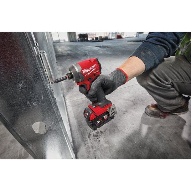 Mașină de înșurubat cu impact Milwaukee 1/4″ Hex 226Nm 18V M18 FID3-0X, sistem M18 FUEL™, fără acumulatori, fără încărcător, cod 4933479864 - BIG STORE (Dynamic Tools SRL)
