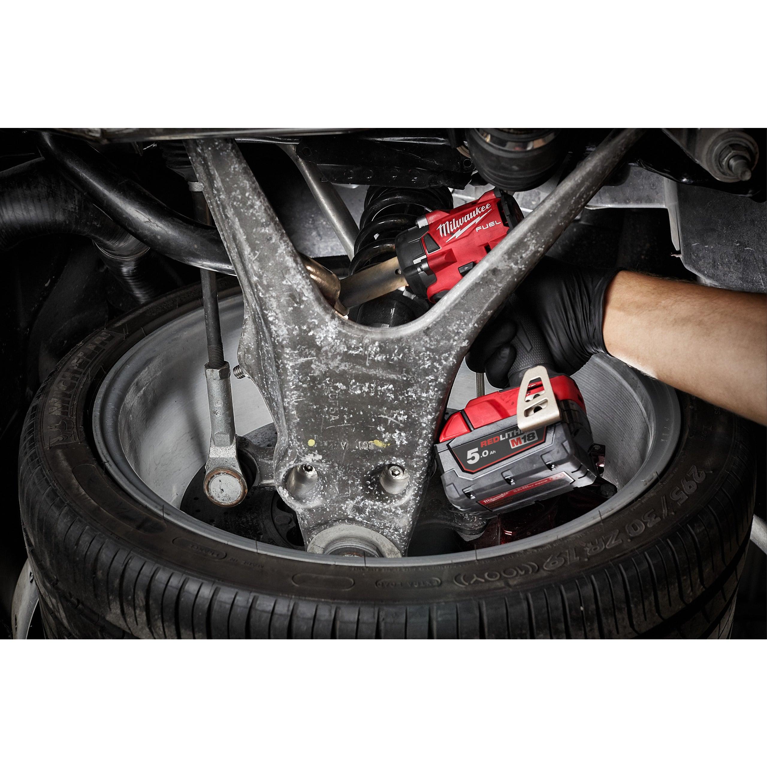 Cheie de impact Milwaukee 1/2″ 339Nm 18V M18FIW2F12-0X, M18 FUEL™ compactă cu inel de fixare, cod 4933478443, fără acumulator, fără încărcător, cutie HD - BIG STORE (Dynamic Tools SRL)
