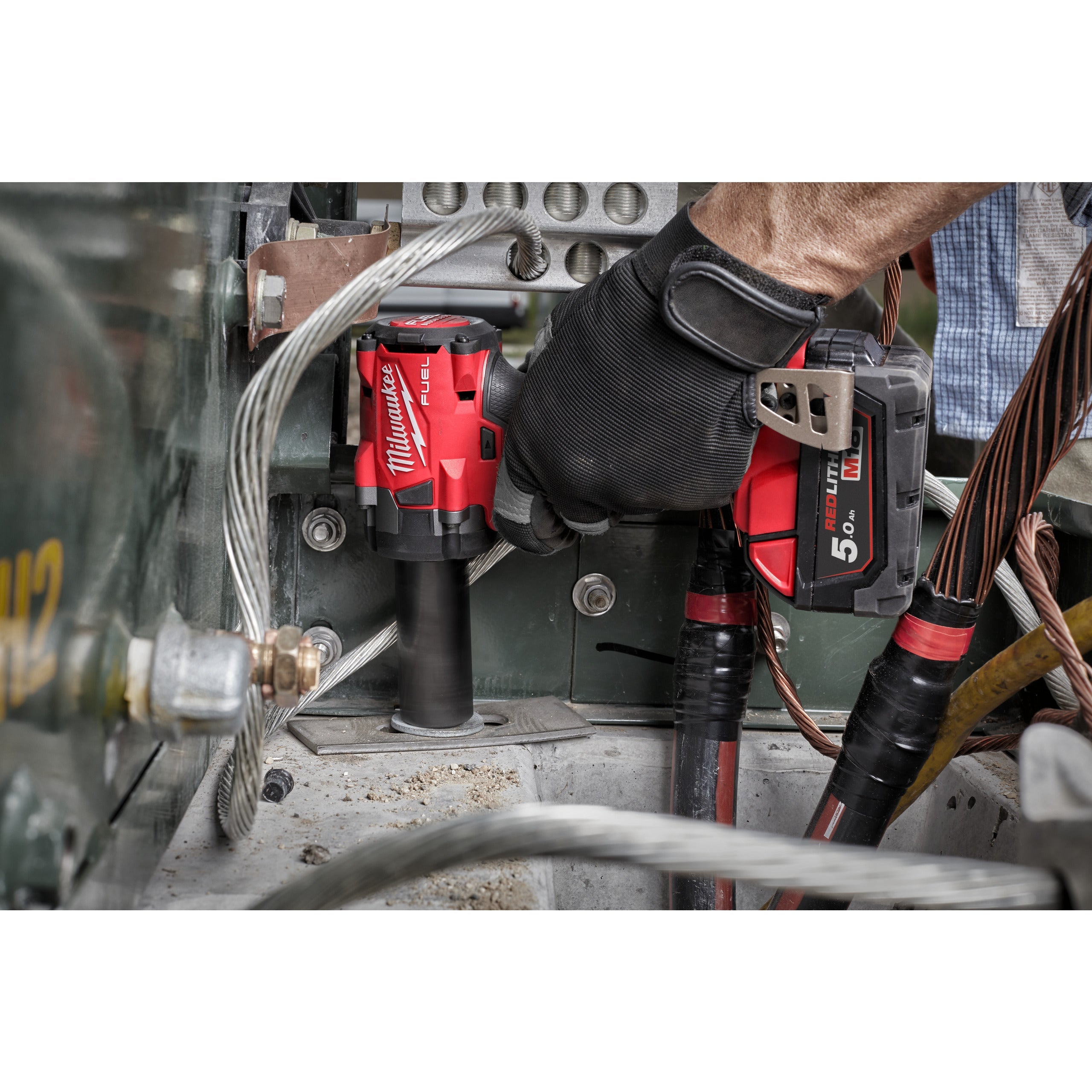 Cheie de impact Milwaukee 1/2″ 339Nm 18V M18FIW2F12-502X, M18 FUEL™ compactă cu inel de fixare, cod 4933478444, 2 x M18 B5 acumulator, M12-18 FC încărcător, cutie HD - BIG STORE (Dynamic Tools SRL)