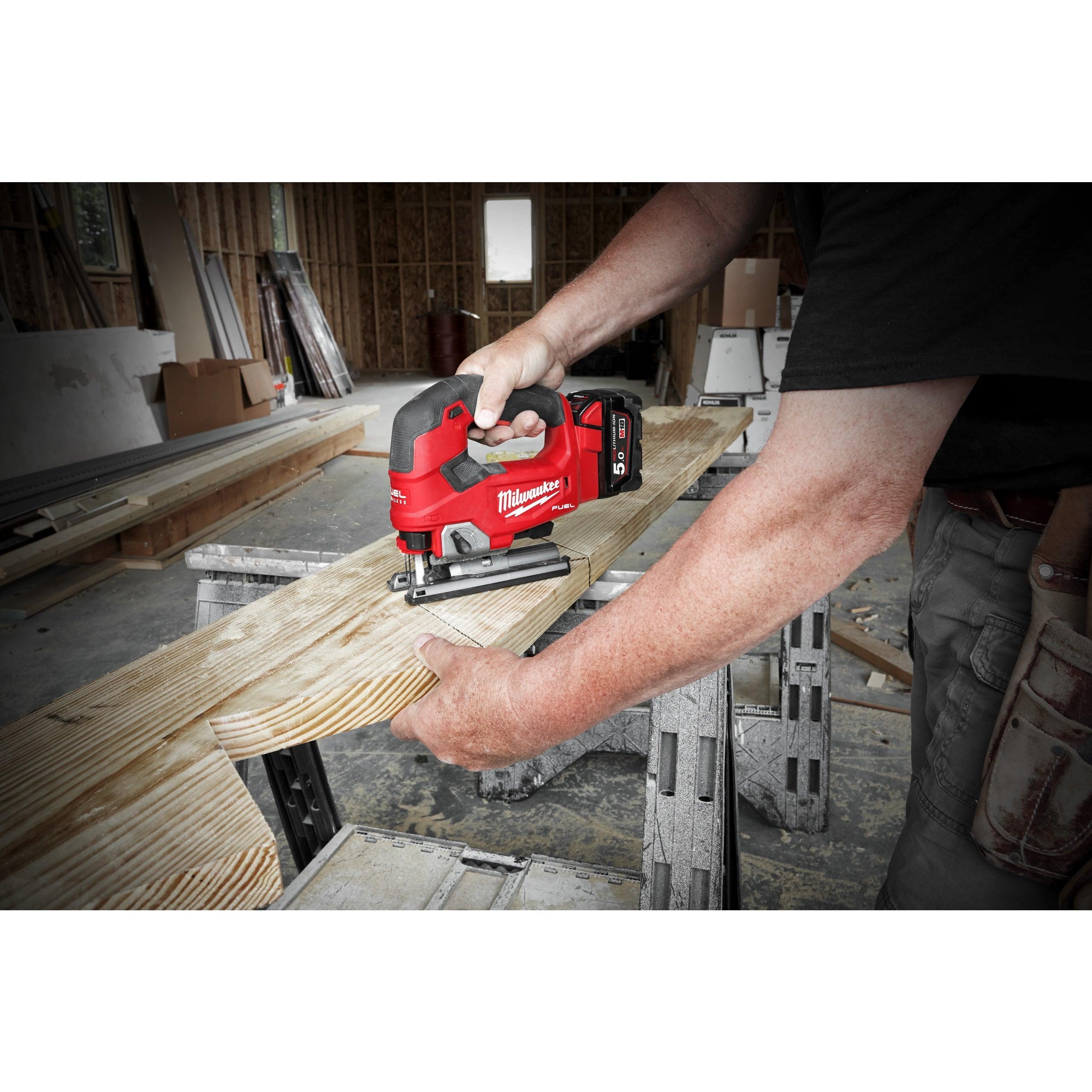 Fierăstrău pendular M18 FUEL™ Milwaukee M18FJS-502X, cod 4933464727, 2 x M18 B5 acumulator, M12-18 FC încărcător, cutie HD - BIG STORE (Dynamic Tools SRL)