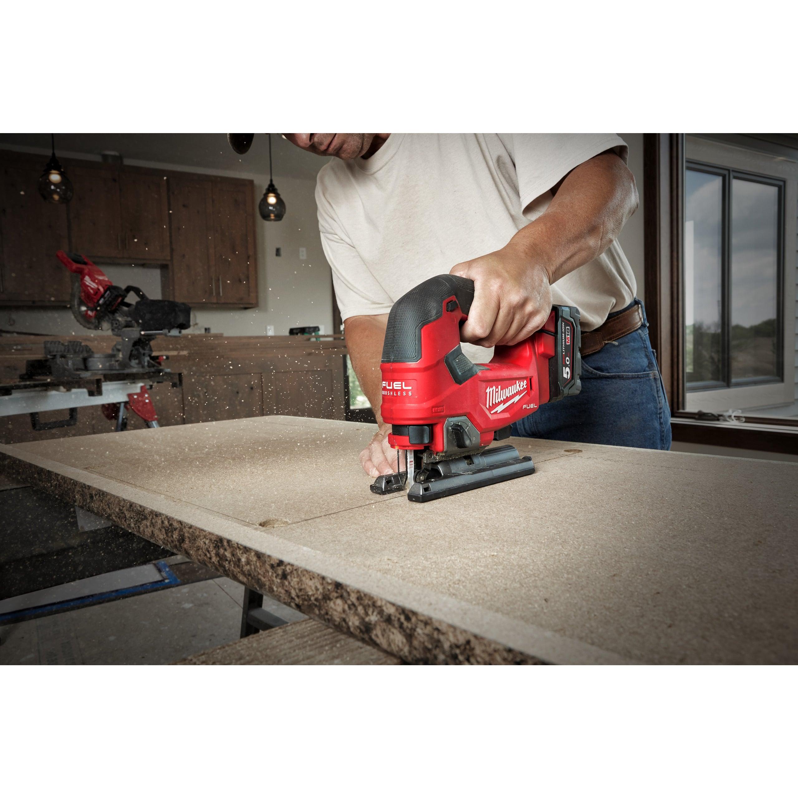 Fierăstrău pendular M18 FUEL™ Milwaukee M18FJS-502X, cod 4933464727, 2 x M18 B5 acumulator, M12-18 FC încărcător, cutie HD - BIG STORE (Dynamic Tools SRL)