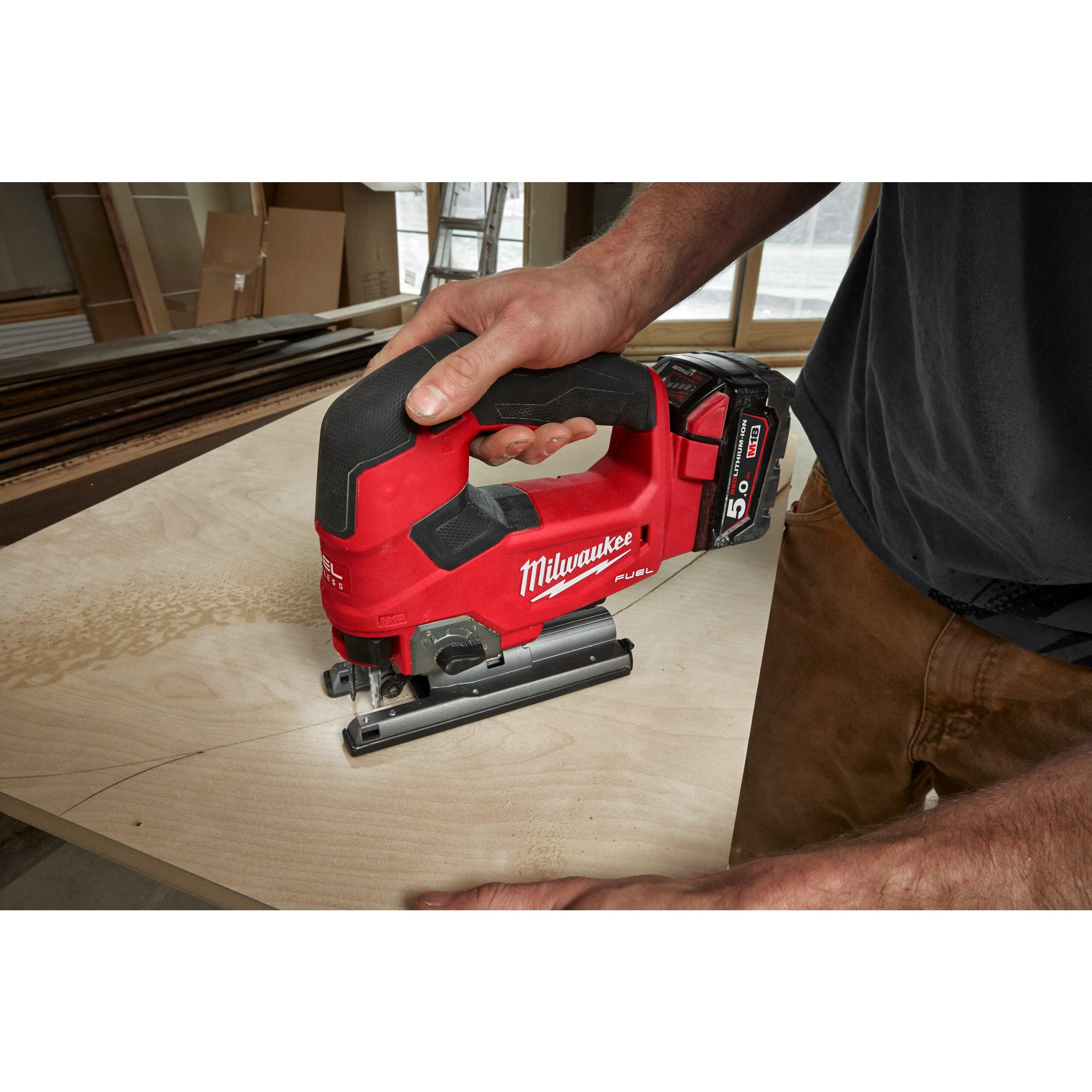 Fierăstrău pendular M18 FUEL™ Milwaukee M18FJS-502X, cod 4933464727, 2 x M18 B5 acumulator, M12-18 FC încărcător, cutie HD - BIG STORE (Dynamic Tools SRL)