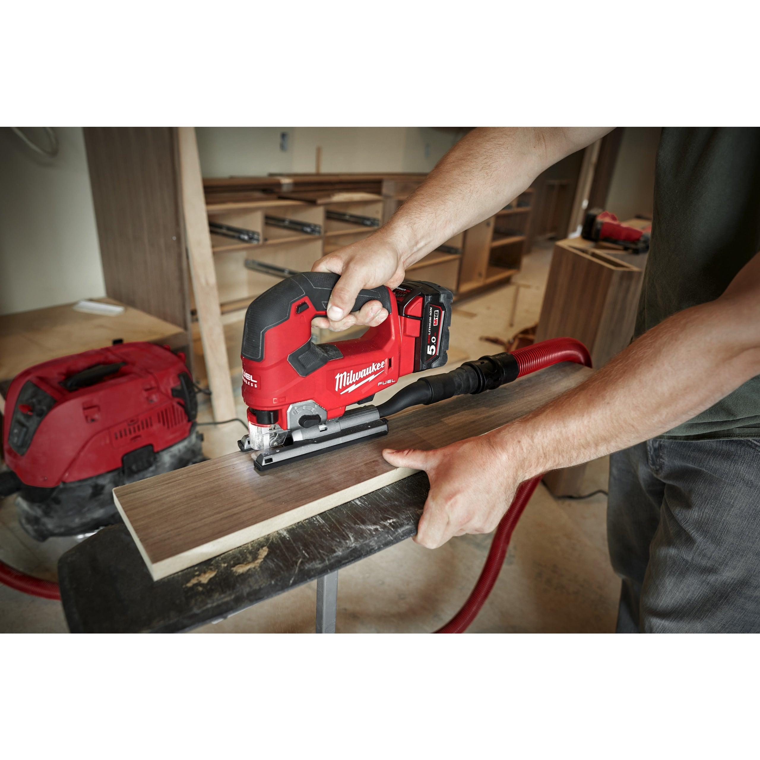 Fierăstrău pendular M18 FUEL™ Milwaukee M18FJS-502X, cod 4933464727, 2 x M18 B5 acumulator, M12-18 FC încărcător, cutie HD - BIG STORE (Dynamic Tools SRL)