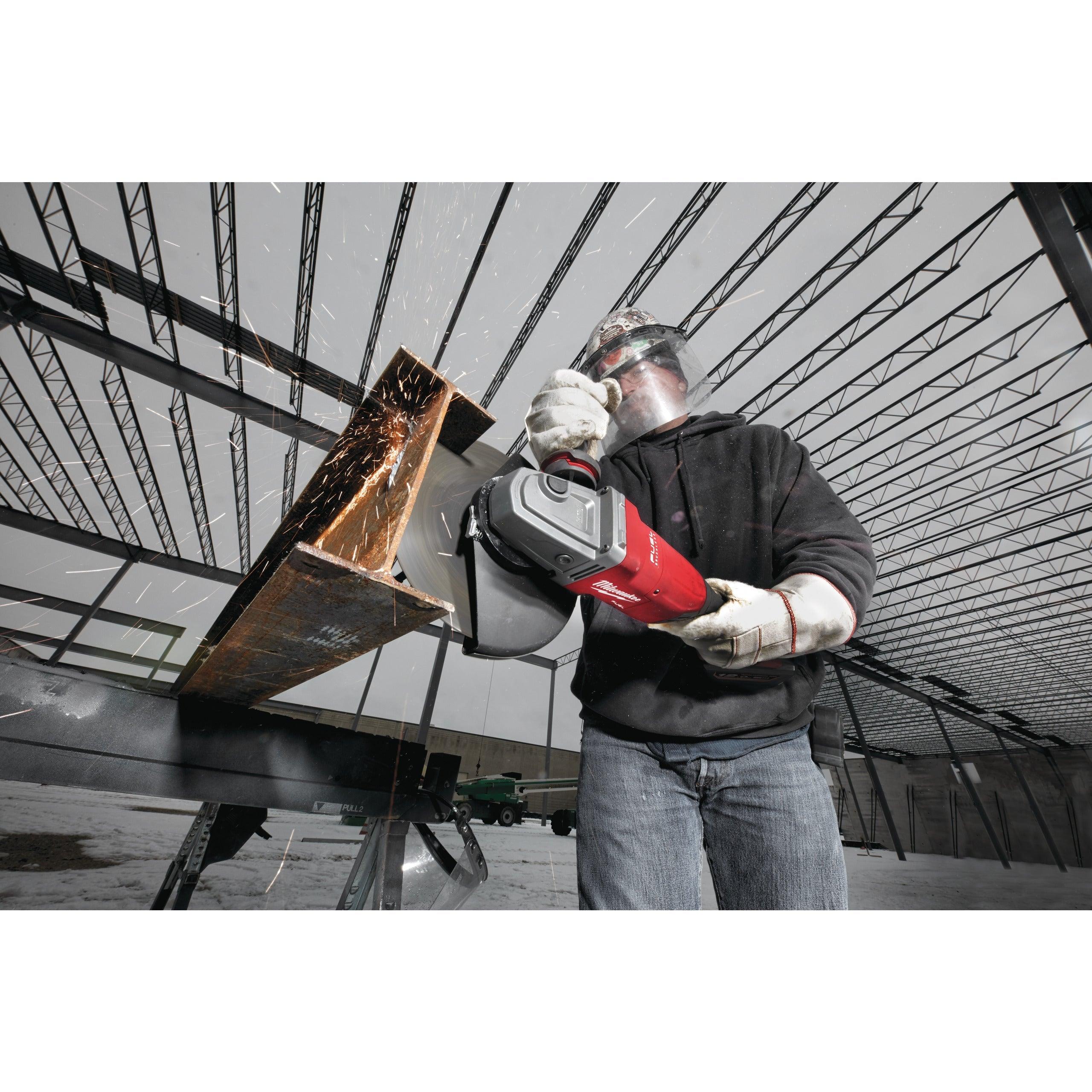 Polizor unghiular 230 mm cu comutator tip clapetă M18 FUEL™ Milwaukee M18FLAG230XPDB-121C, cod 4933464115, 1 x M18 HB12 acumulator, M12-18 FC încărcător, cutie plastic - BIG STORE (Dynamic Tools SRL)