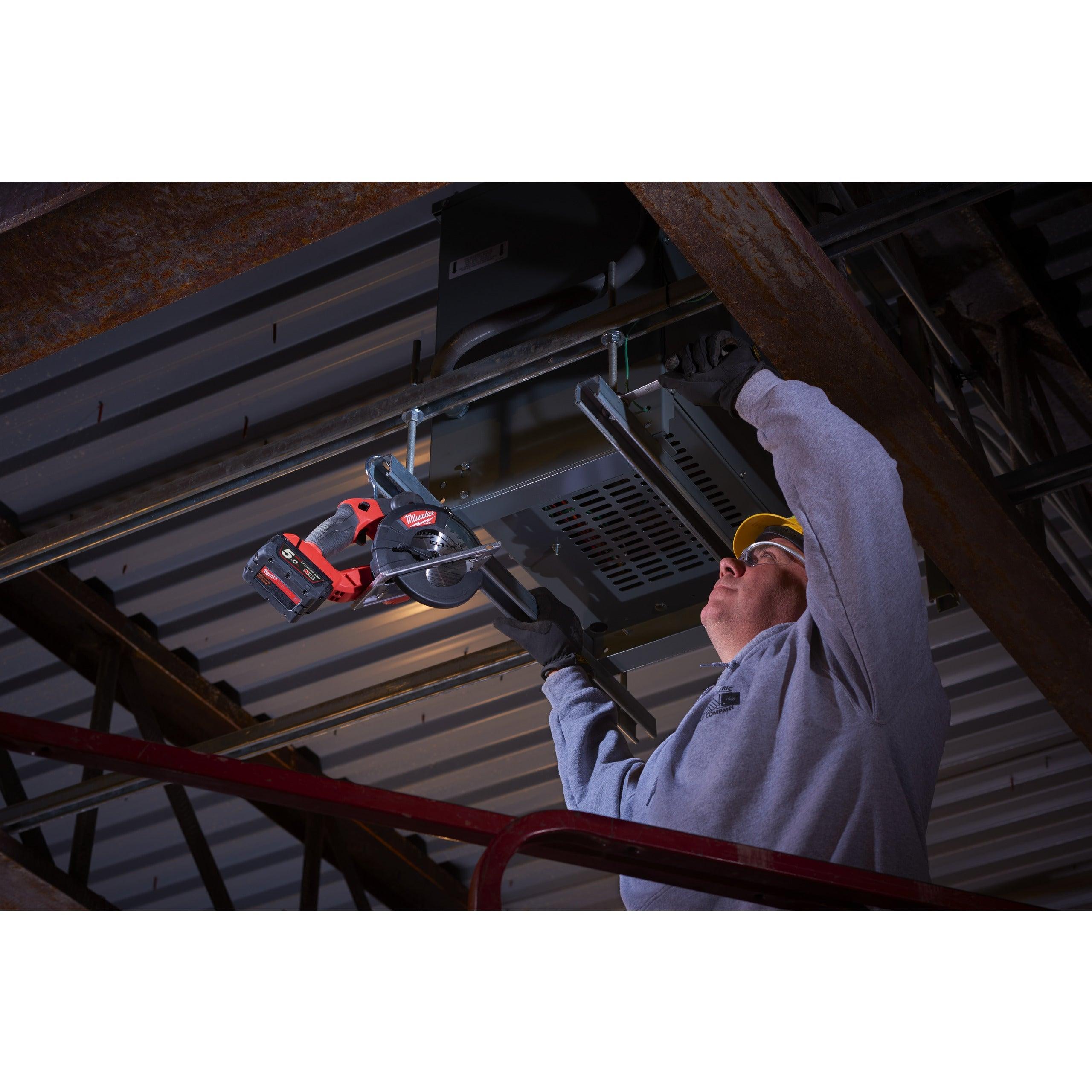 Fierăstrău pentru debitat metal M18 FUEL™ Milwaukee M18FMCS-502X, cod 4933459193, 2 x M18 B5 acumulator, M12-18 FC încărcător, cutie HD - BIG STORE (Dynamic Tools SRL)