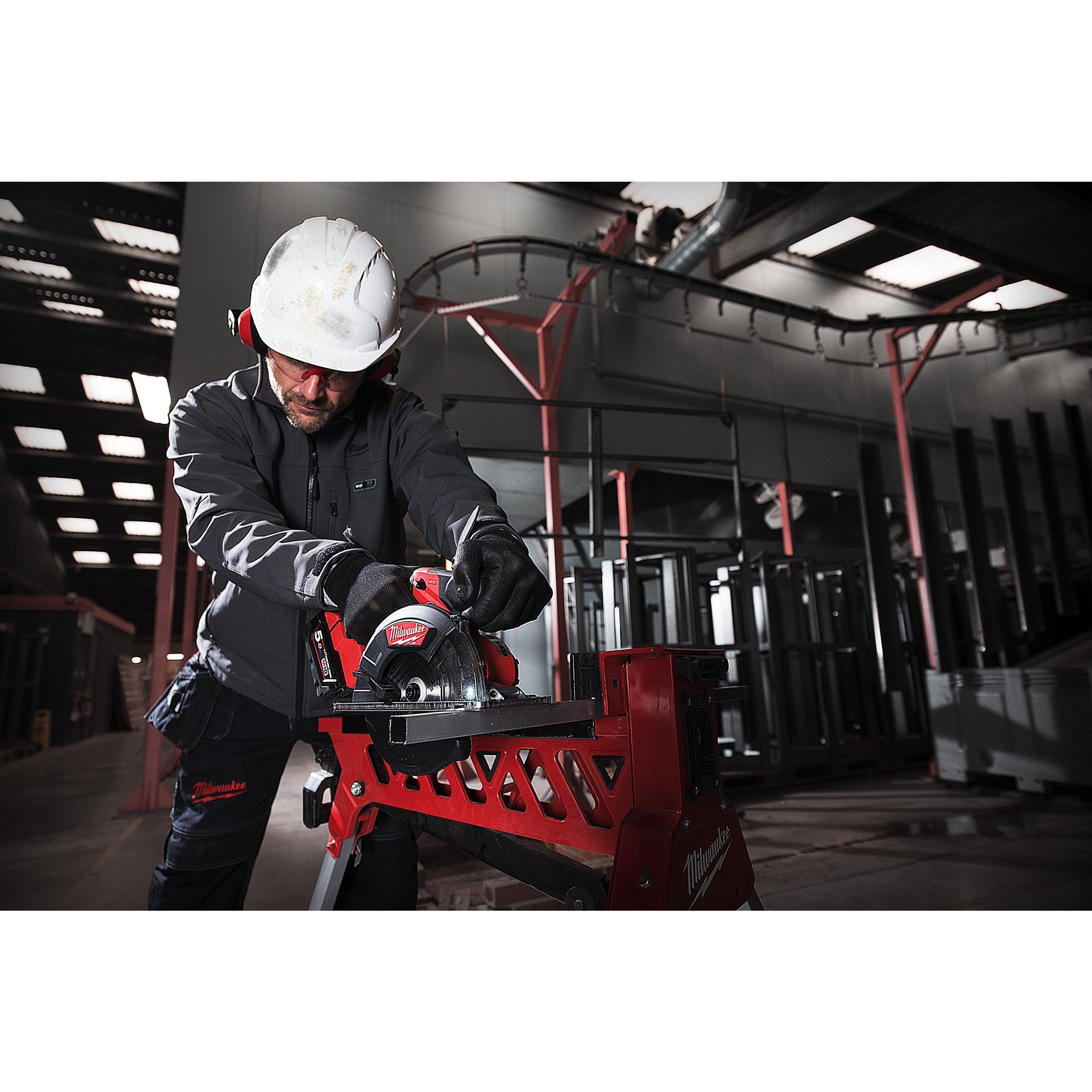 Fierăstrău pentru debitat metal M18 FUEL™ Milwaukee M18FMCS-502X, cod 4933459193, 2 x M18 B5 acumulator, M12-18 FC încărcător, cutie HD - BIG STORE (Dynamic Tools SRL)