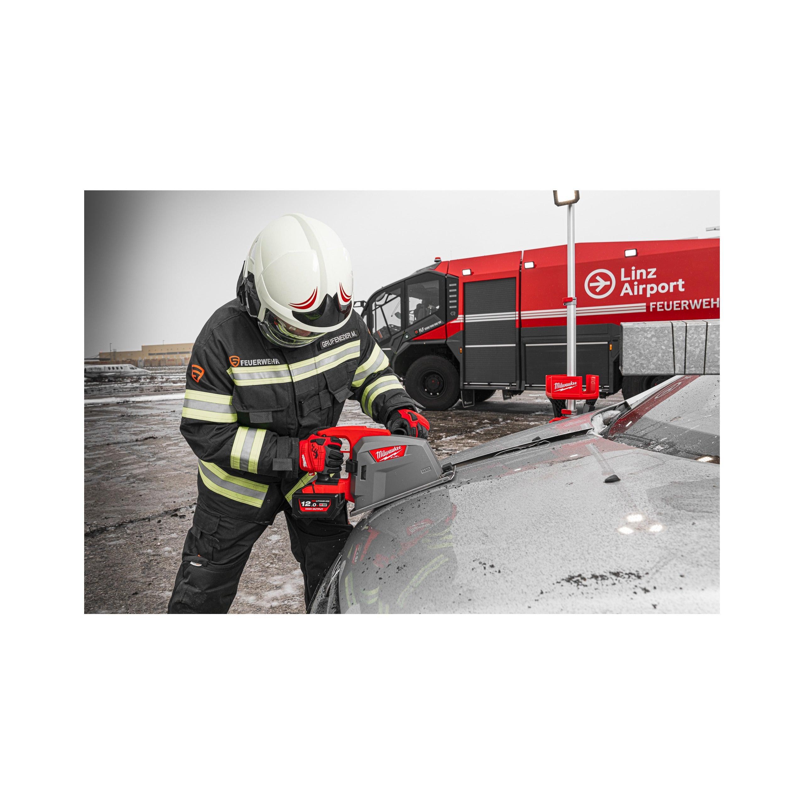Fierăstrău circular pentru metal M18 FUEL™ 66 cm Milwaukee M18FMCS66-121C, cod 4933472111, 1 x M18 HB12 acumulator, M12-18 FC încărcător, cutie plastic - BIG STORE (Dynamic Tools SRL)
