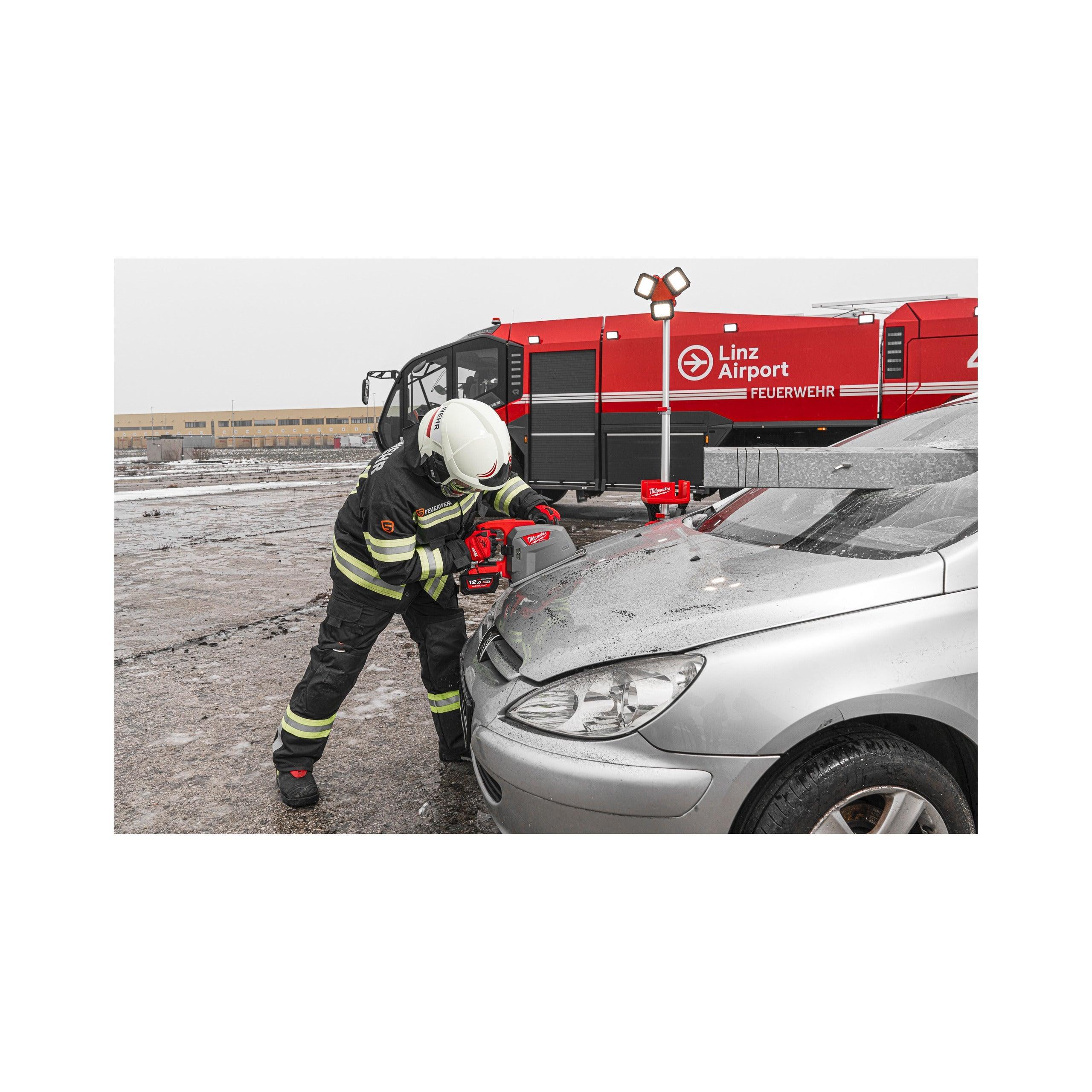 Fierăstrău circular pentru metal M18 FUEL™ 66 cm Milwaukee M18FMCS66-121C, cod 4933472111, 1 x M18 HB12 acumulator, M12-18 FC încărcător, cutie plastic - BIG STORE (Dynamic Tools SRL)