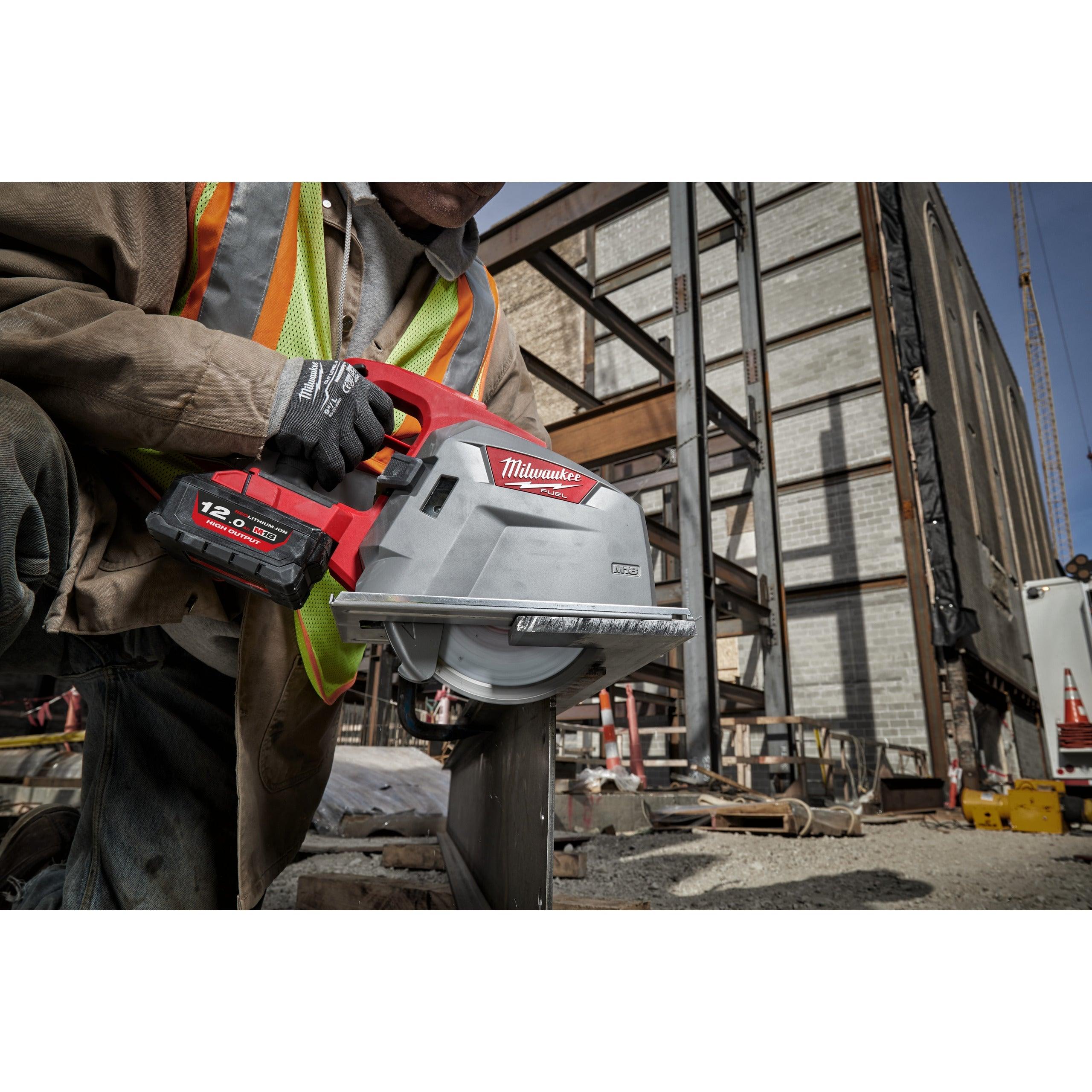 Fierăstrău circular pentru metal M18 FUEL™ 66 cm Milwaukee M18FMCS66-0C, cod 4933472110, fără acumulator, fără încărcător, cutie plastic - BIG STORE (Dynamic Tools SRL)
