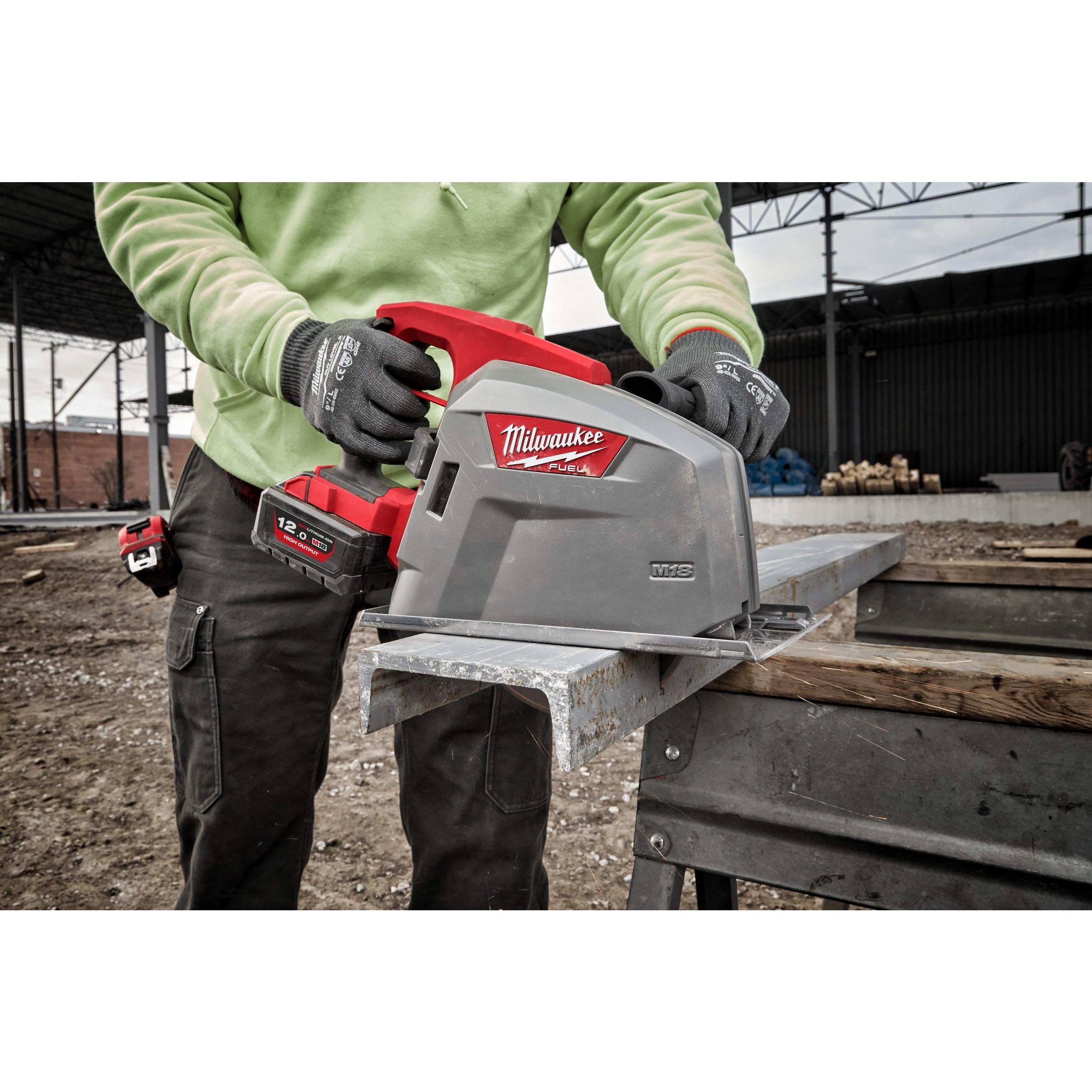 Fierăstrău circular pentru metal M18 FUEL™ 66 cm Milwaukee M18FMCS66-121C, cod 4933472111, 1 x M18 HB12 acumulator, M12-18 FC încărcător, cutie plastic - BIG STORE (Dynamic Tools SRL)