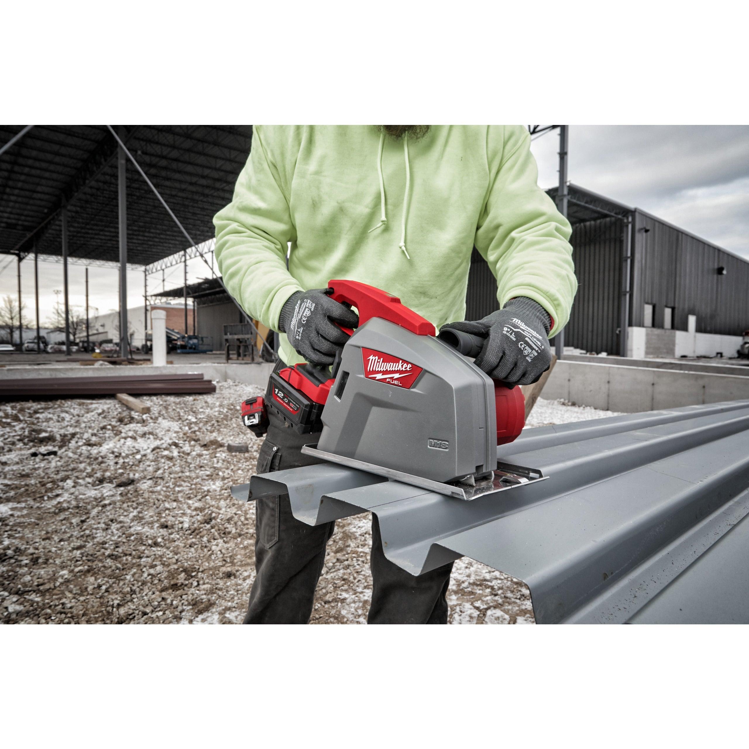 Fierăstrău circular pentru metal M18 FUEL™ 66 cm Milwaukee M18FMCS66-0C, cod 4933472110, fără acumulator, fără încărcător, cutie plastic - BIG STORE (Dynamic Tools SRL)
