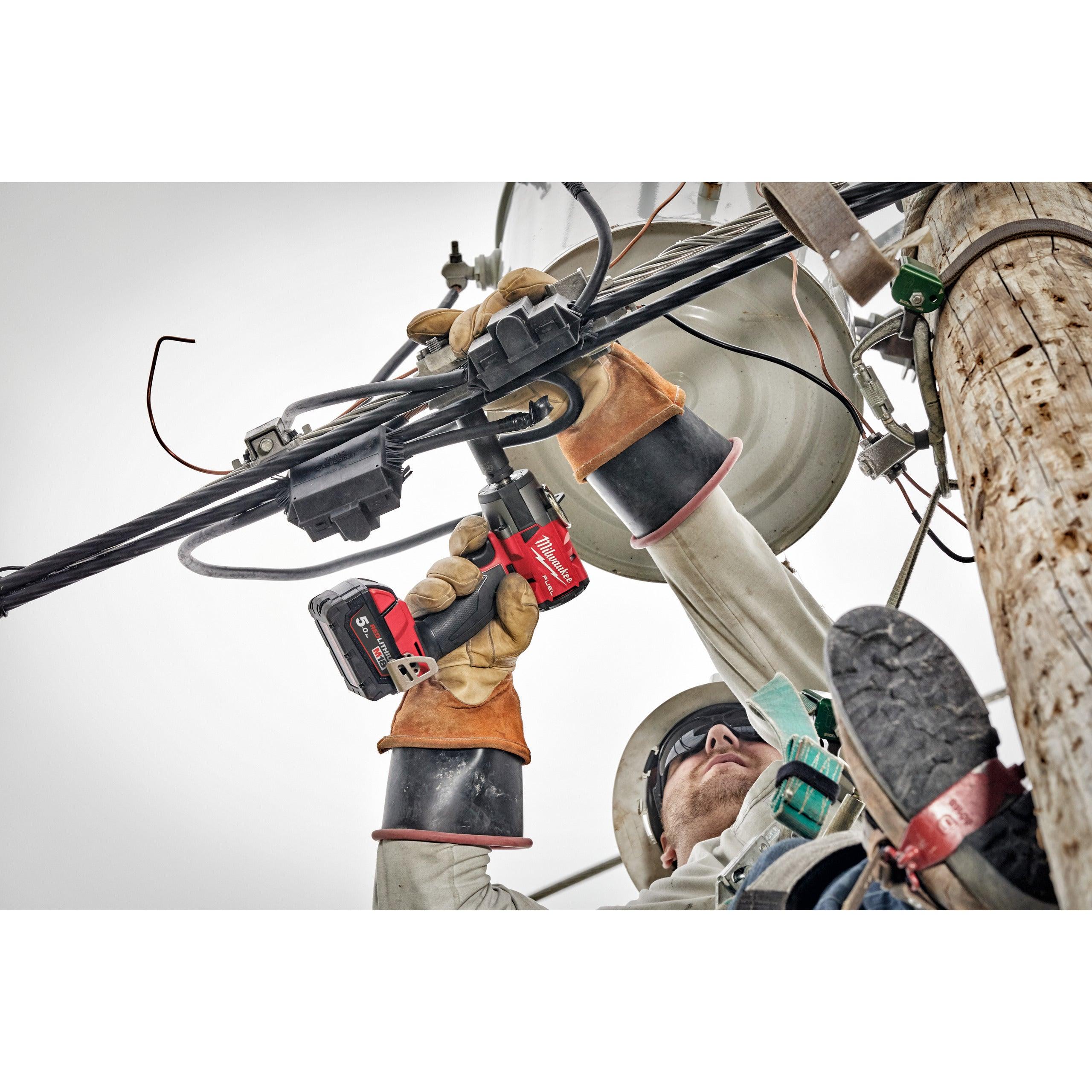 Cheie de impact Milwaukee 1/2″ 745Nm 18V M18FMTIW2F12-0X, M18 FUEL™, cuplu mediu și inel de fixare, fără acumulatori, fără încărcător, cod 4933478449 - BIG STORE (Dynamic Tools SRL)