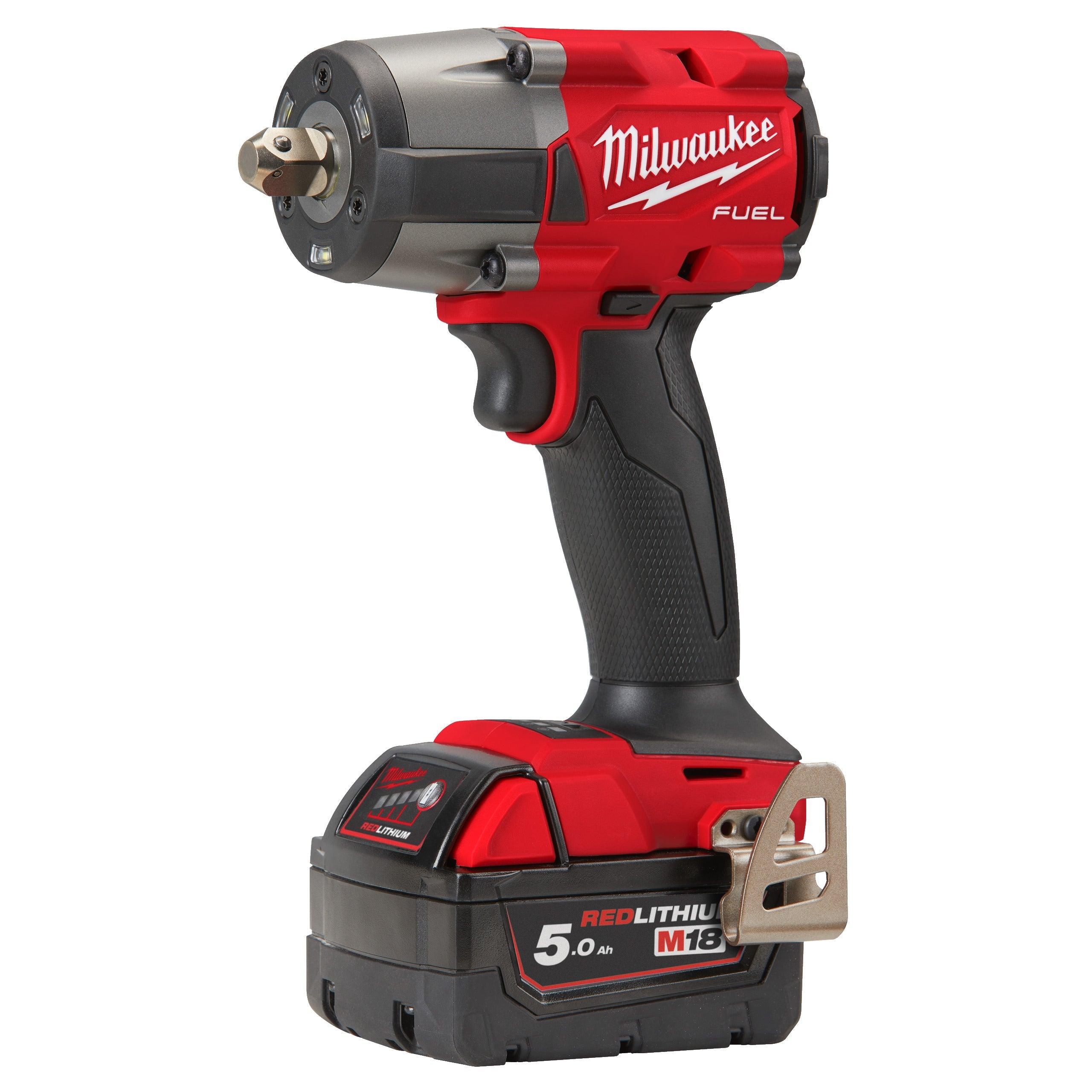 Cheie de impact Milwaukee 1/2″ 745Nm 18V M18FMTIW2P12-502X, M18 FUEL™, cuplu mediu și pin de blocare, cod 4933478453, 2 x M18 B5 acumulator, M12-18 FC încărcător, cutie HD - BIG STORE (Dynamic Tools SRL)