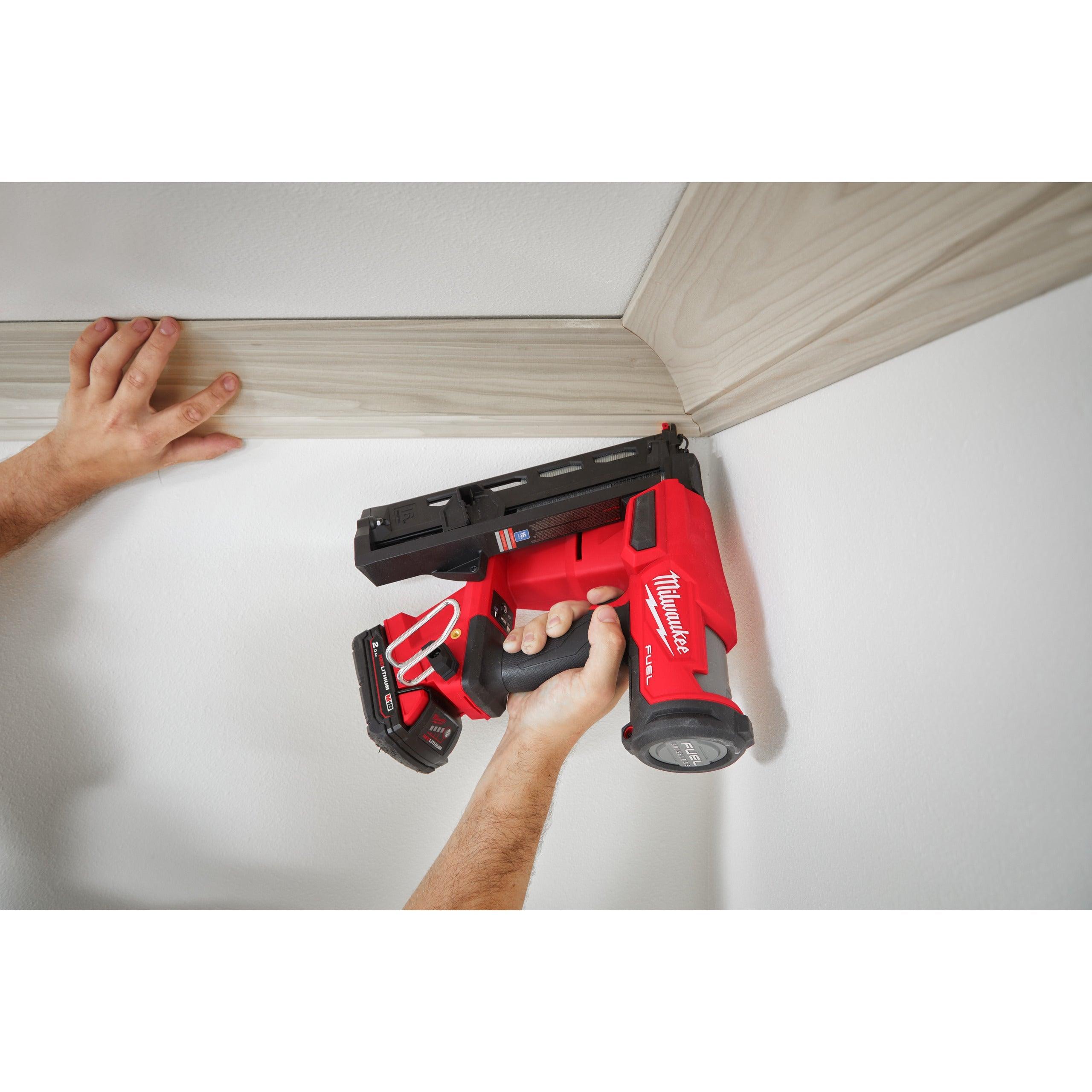 Pistol înclinat pentru cuie 16 GA M18 FUEL™ Milwaukee M18FN16GA-202X, cod 4933478092, 2 x M18 B2 acumulator, M12-18 FC încărcător, cutie HD - BIG STORE (Dynamic Tools SRL)