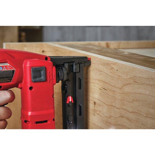 Pistol de capsat, 18V, Milwaukee M18FNCS18GS-202X, cod 4933471940 - BIG STORE (Dynamic Tools SRL)