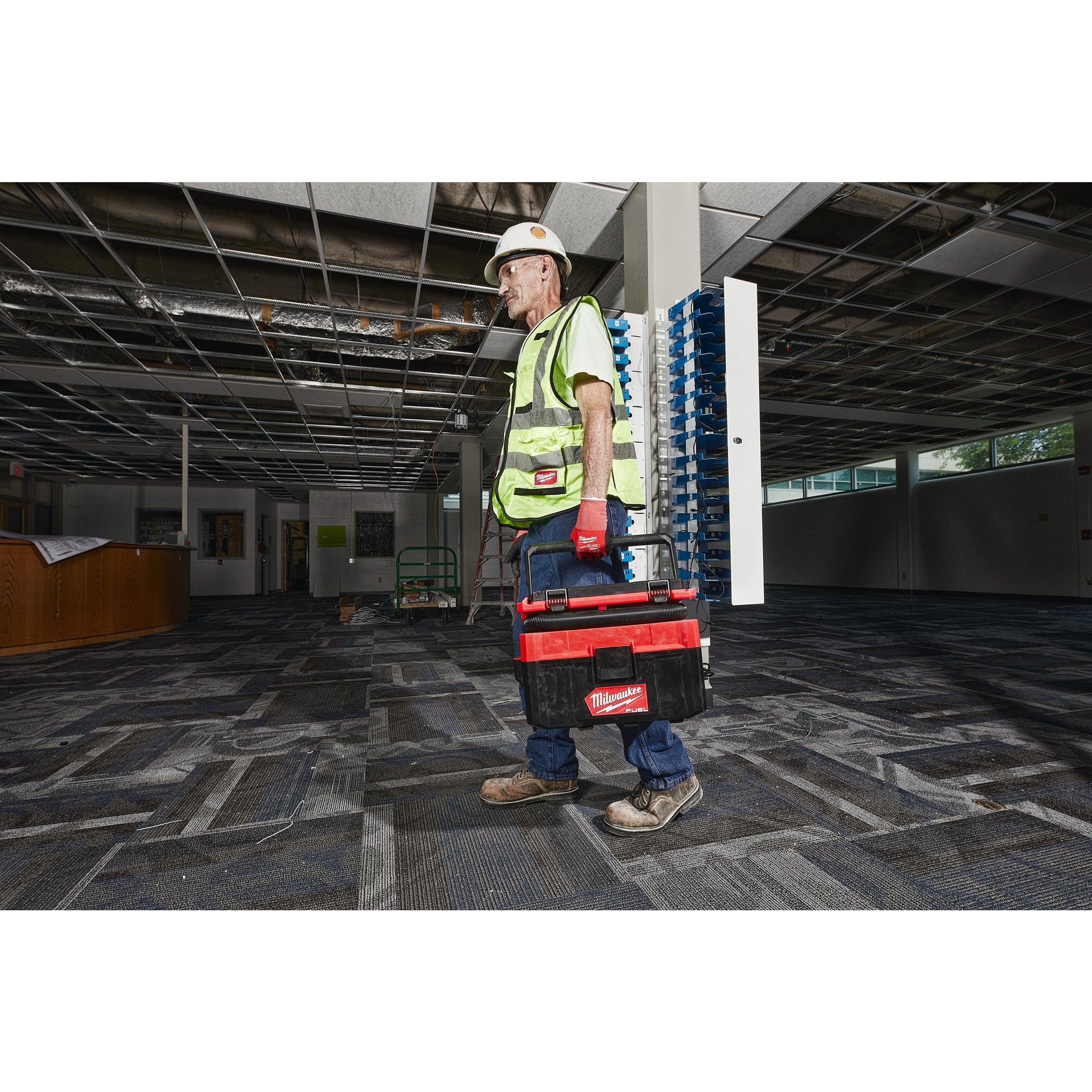 Aspirator umed/uscat M18 FUEL™ PACKOUT™ Milwaukee M18FPOVCL-0, cod 4933478187, fără acumulator, fără încărcător, fără cutie - BIG STORE (Dynamic Tools SRL)