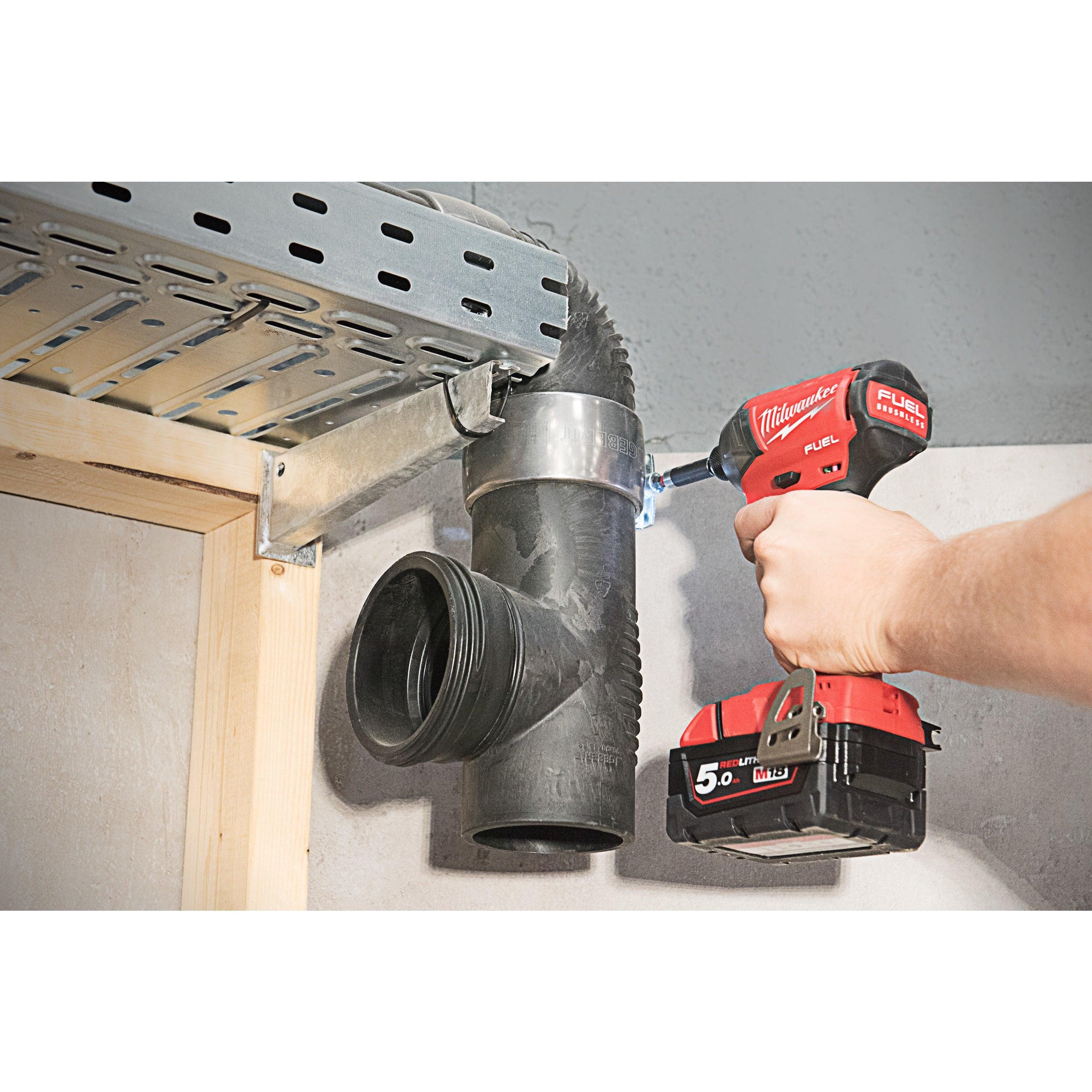 Mașină de înșurubat cu impact Milwaukee ¼″ Hex 50Nm 18V M18FQID-502X, M18 FUEL™ SURGE™, cod 4933451790, 2 x M18 B5 acumulator, M12-18 FC încărcător, cutie HD - BIG STORE (Dynamic Tools SRL)