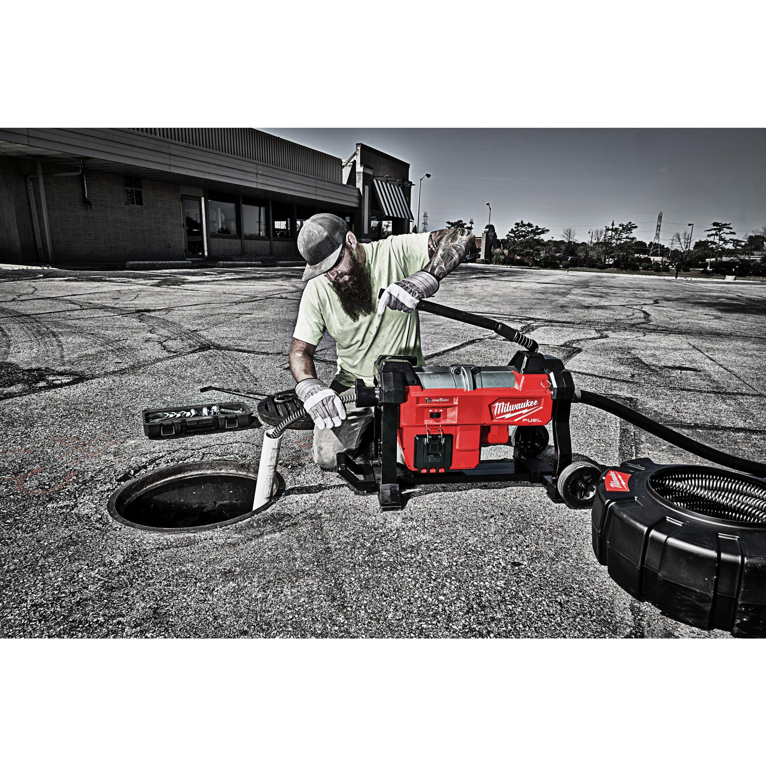 Mașină de desfundat canalizări modulară M18 FUEL™ Milwaukee M18FSSM-121, cod 4933471410, 1 x M18 HB12 acumulator, M12-18 FC încărcător, fără cutie - BIG STORE (Dynamic Tools SRL)
