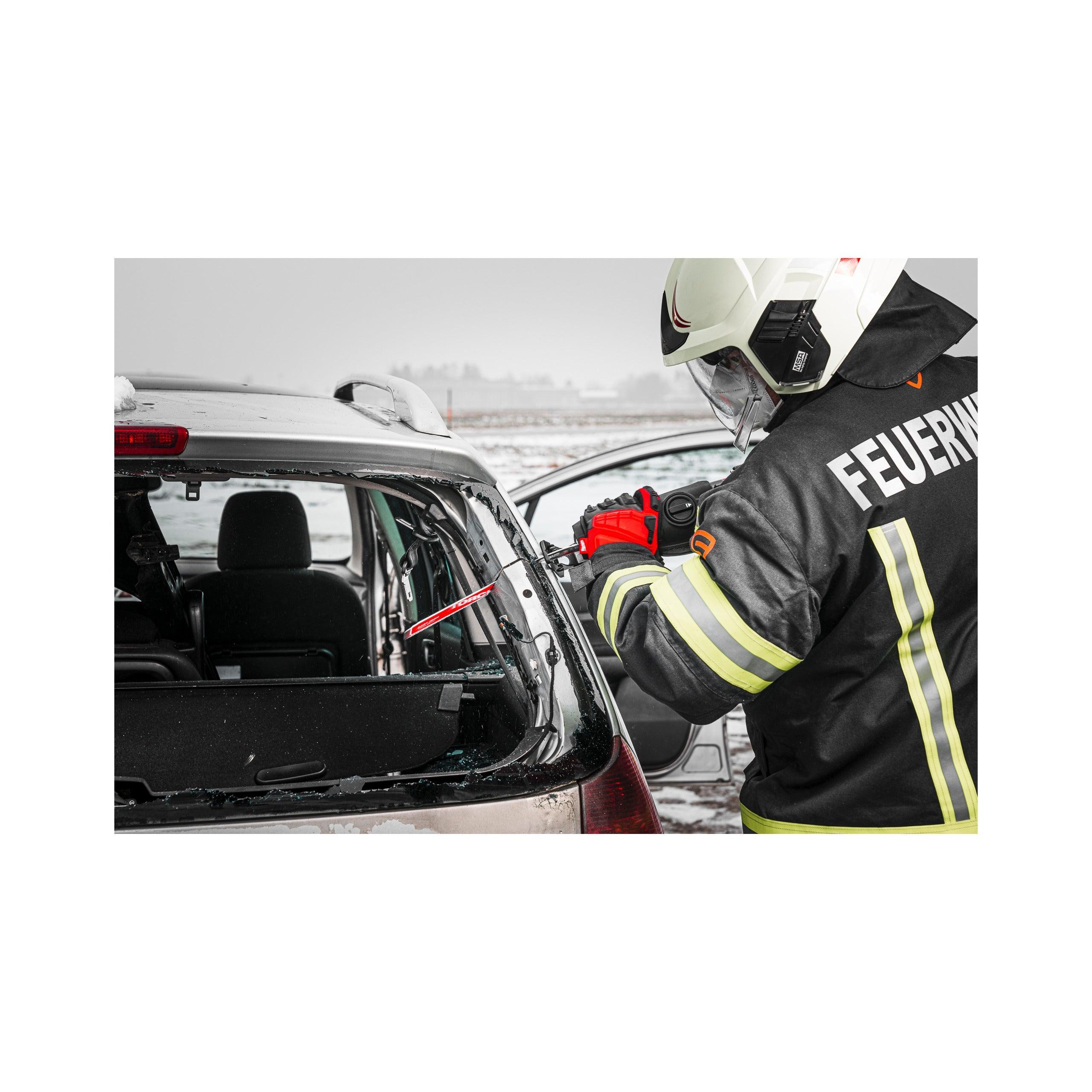 Fierăstrău sabie M18 FUEL™ SAWZALL™ Milwaukee M18FSZ-502X, 2 x M18 B5 acumulator, M12-18 FC încărcător, cutie HD, cod 4933478291 - BIG STORE (Dynamic Tools SRL)