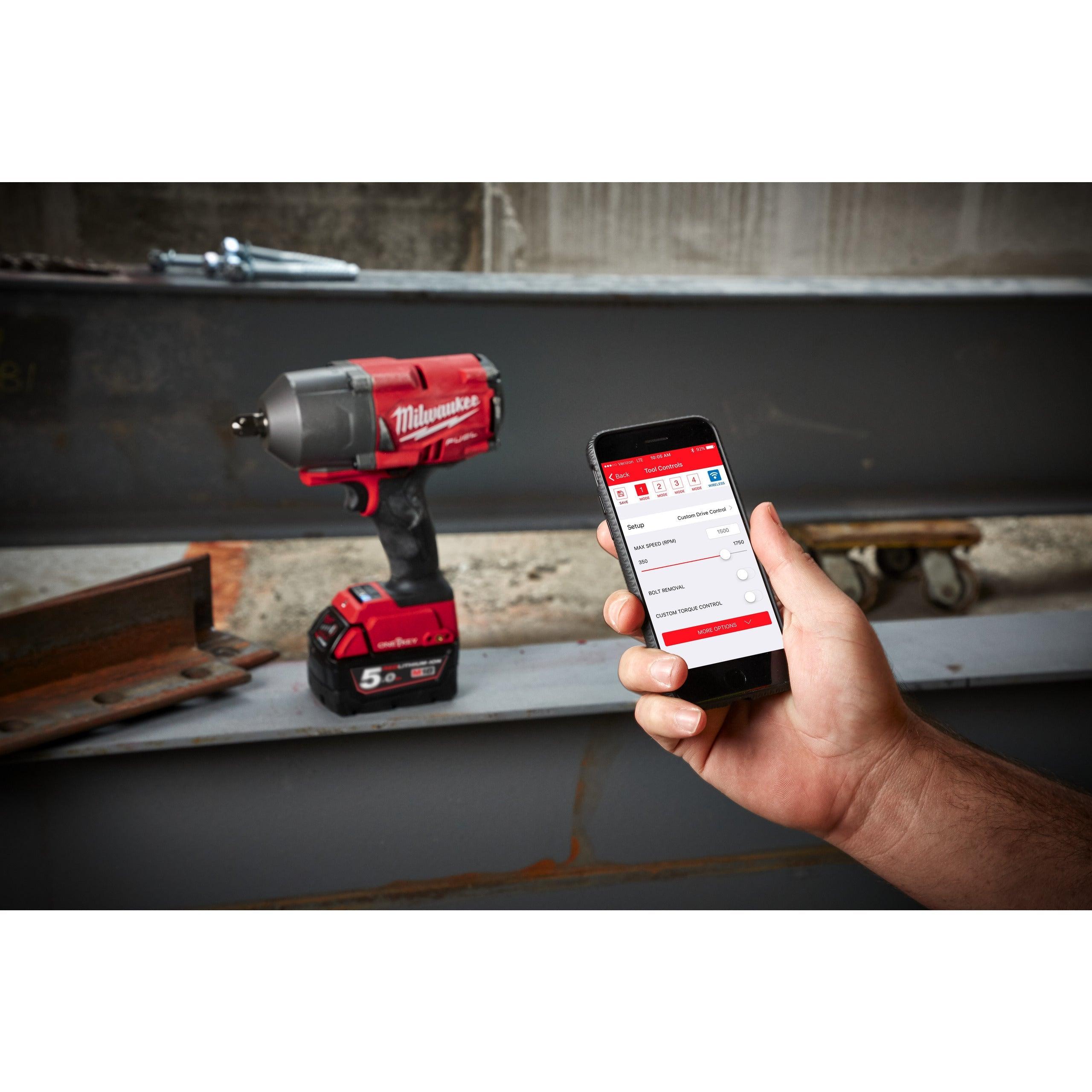 Cheie de impact Milwaukee 1/2″ 1356Nm 18V M18ONEFHIWF12-502X, ONE-KEY™ M18 FUEL™, cuplu ridicat și inel de fixare, cod 4933459727, 2 x M18 B5 acumulator, M12-18 FC încărcător, cutie HD - BIG STORE (Dynamic Tools SRL)