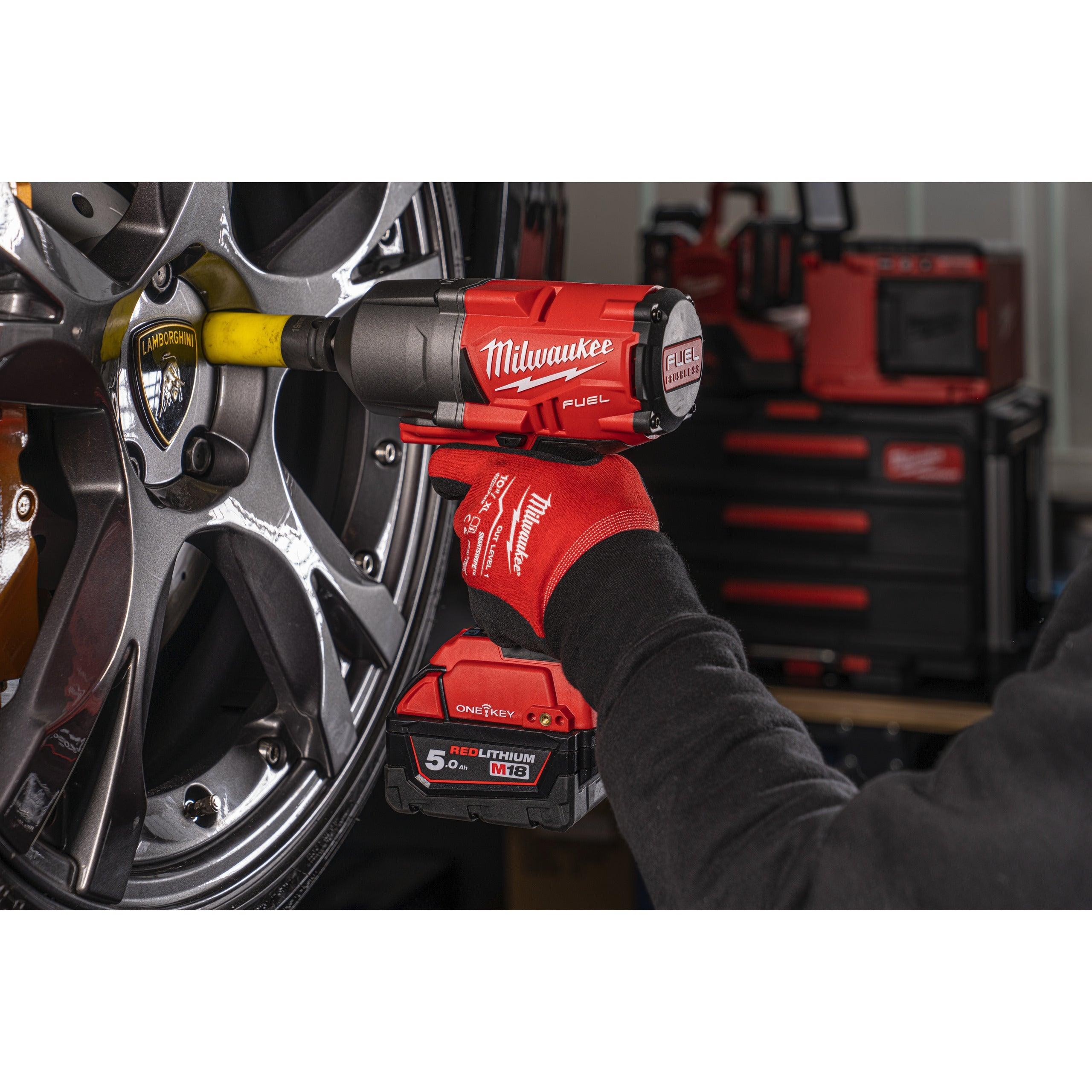 Cheie de impact Milwaukee 1/2″ 1356Nm 18V M18ONEFHIWF12-502X, ONE-KEY™ M18 FUEL™, cuplu ridicat și inel de fixare, cod 4933459727, 2 x M18 B5 acumulator, M12-18 FC încărcător, cutie HD - BIG STORE (Dynamic Tools SRL)